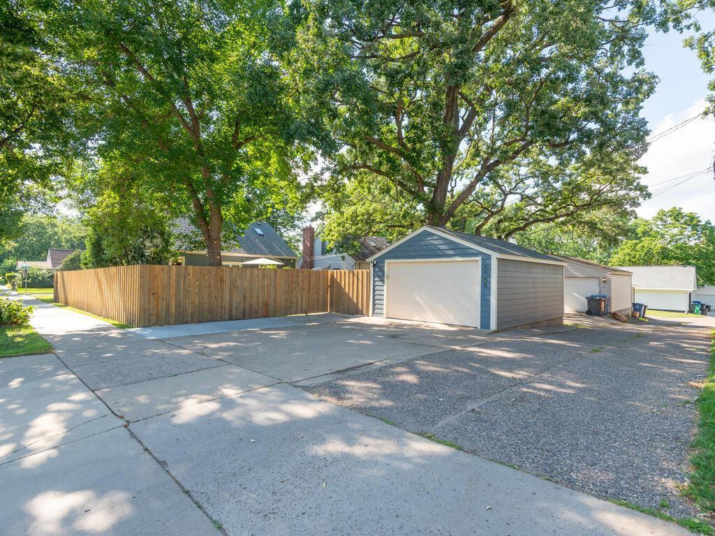 5545 Irving Avenue S