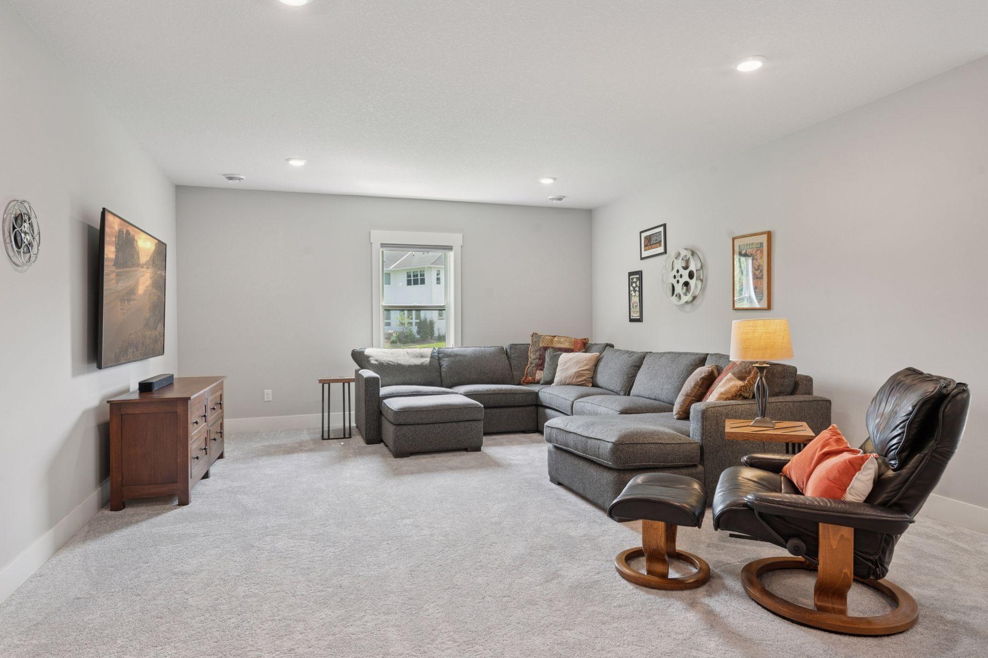 5845 Ayrshire Lane