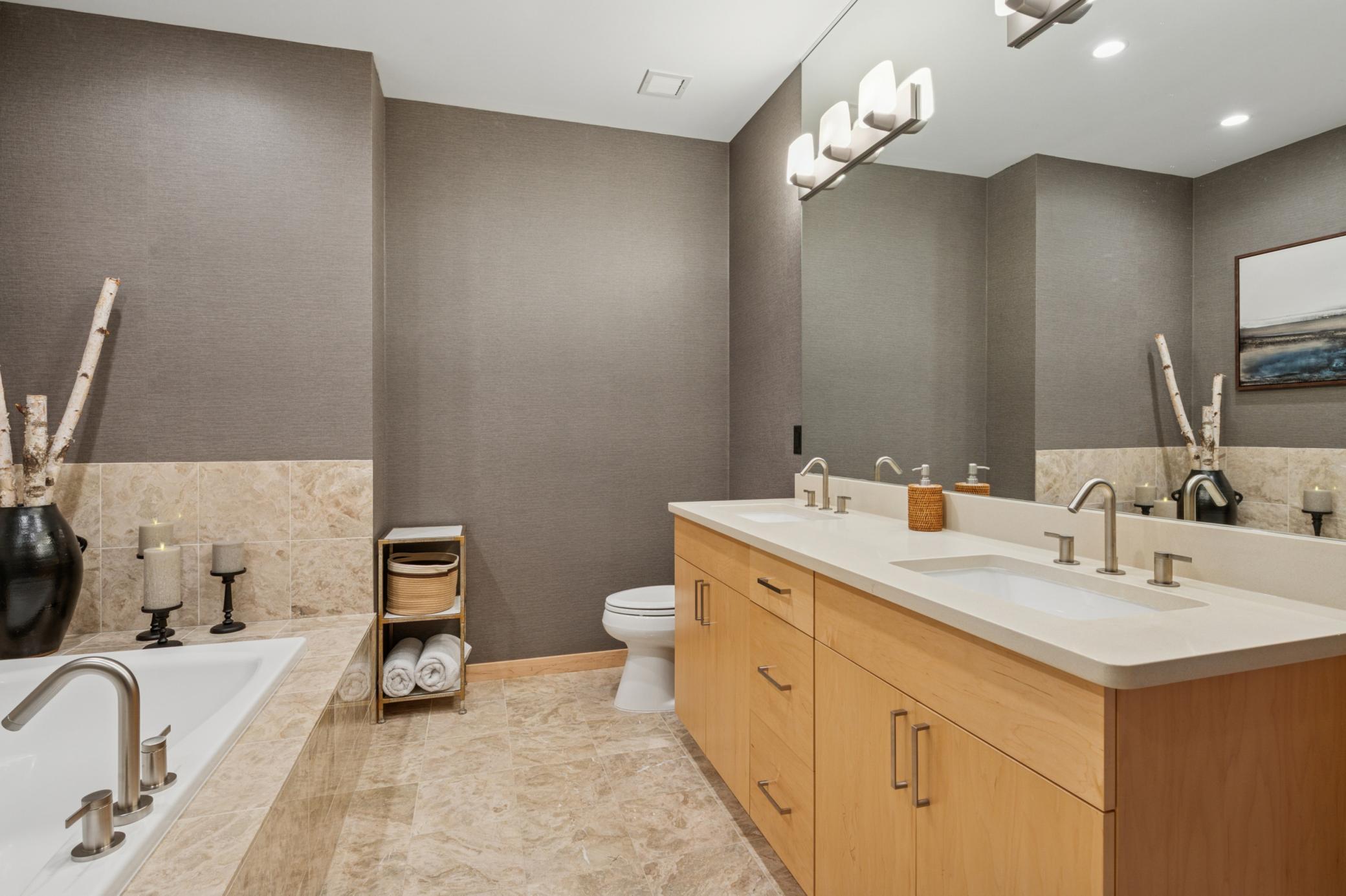 201 S 11th Street Unit: 1630