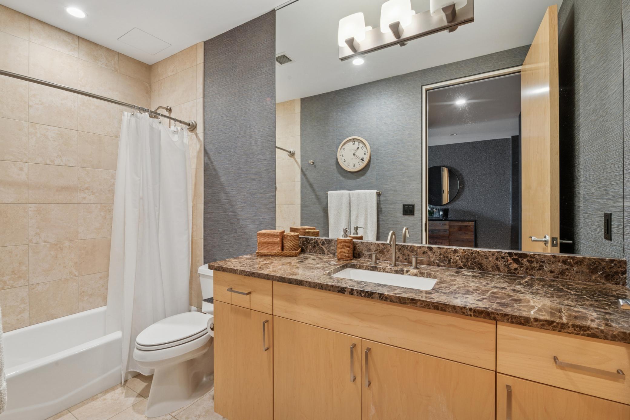 201 S 11th Street Unit: 1630