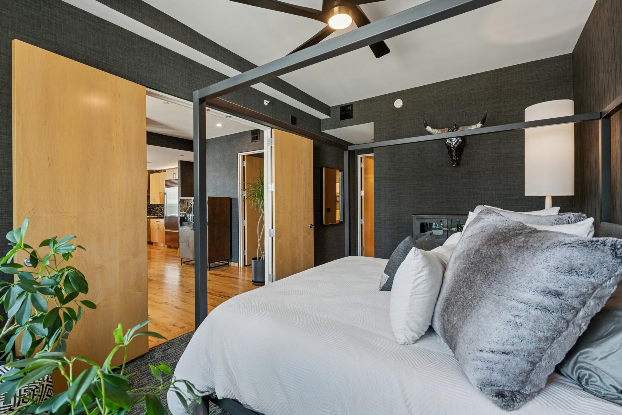 201 S 11th Street Unit: 1630