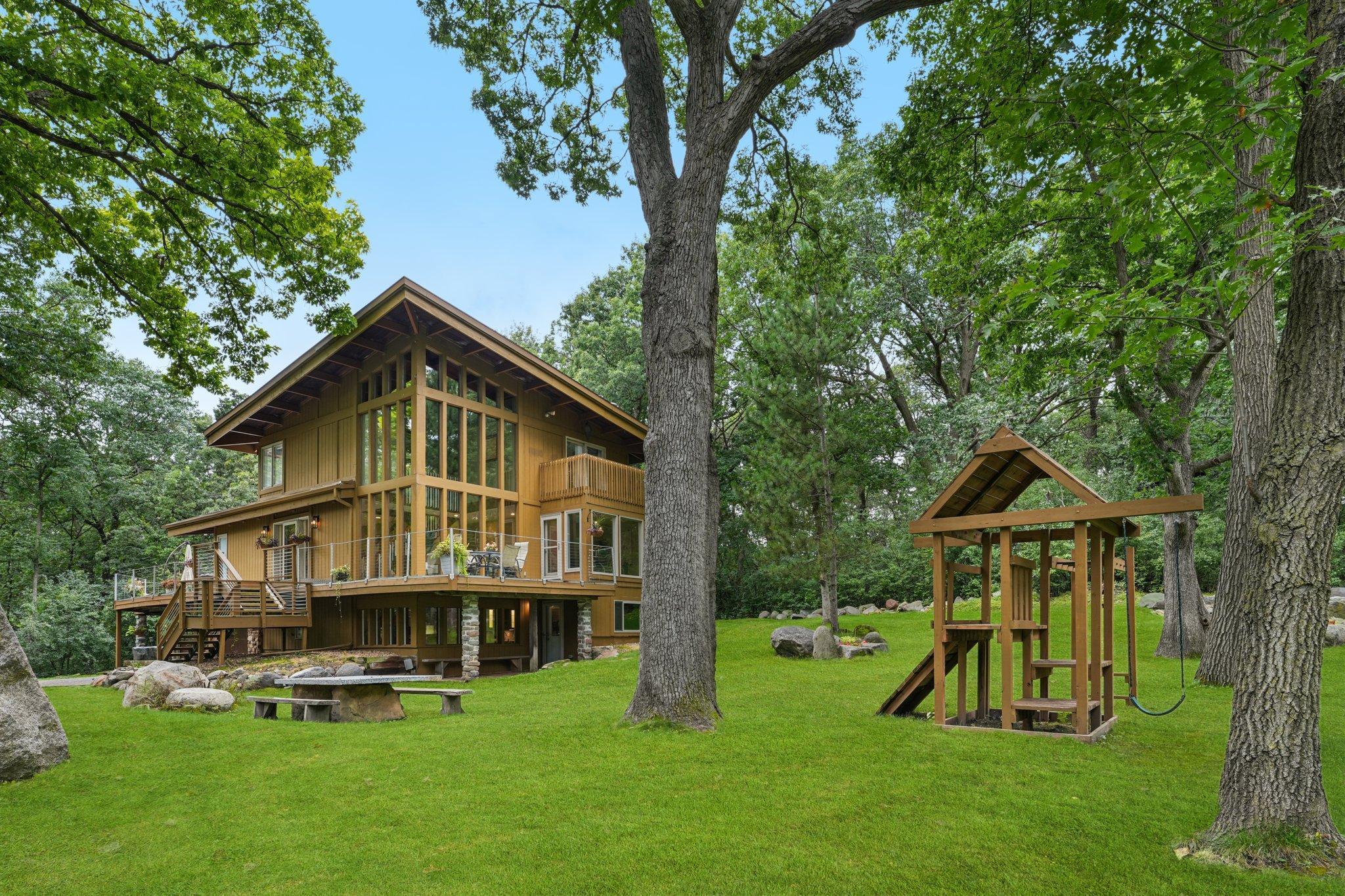 2404 Sherwood Hills Road