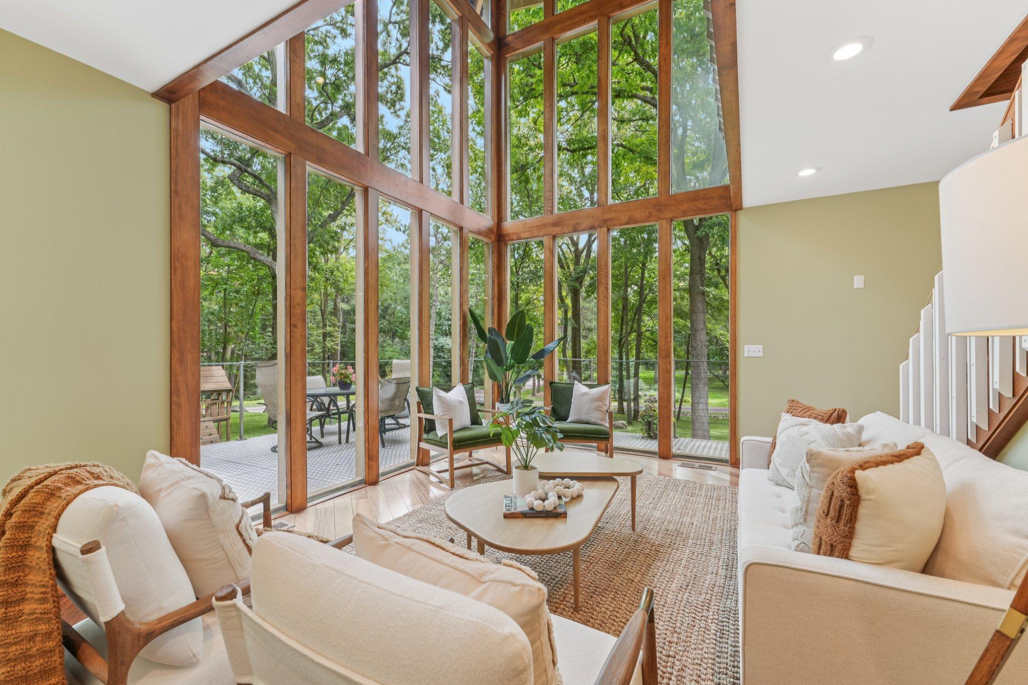 2404 Sherwood Hills Road