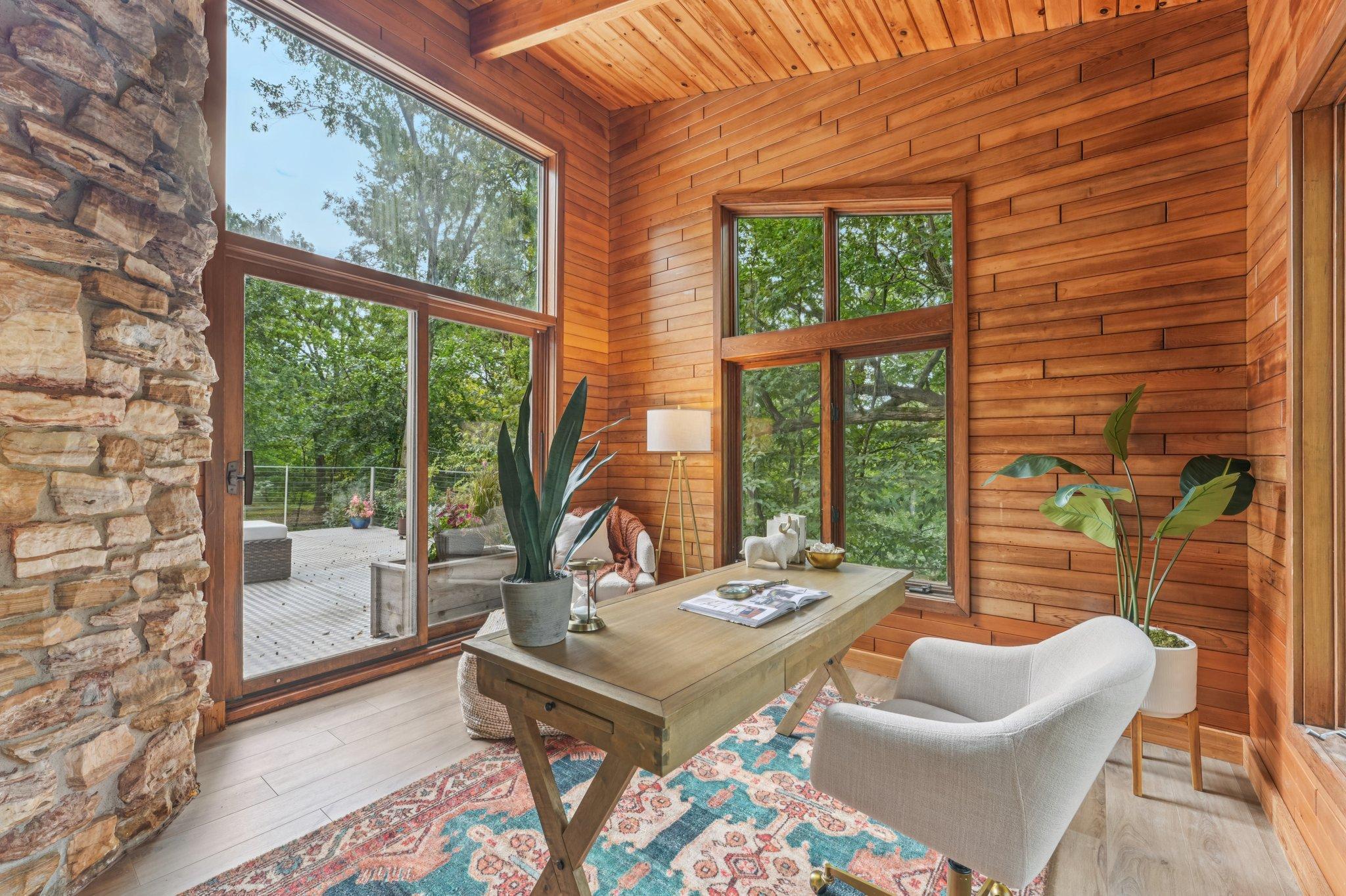2404 Sherwood Hills Road