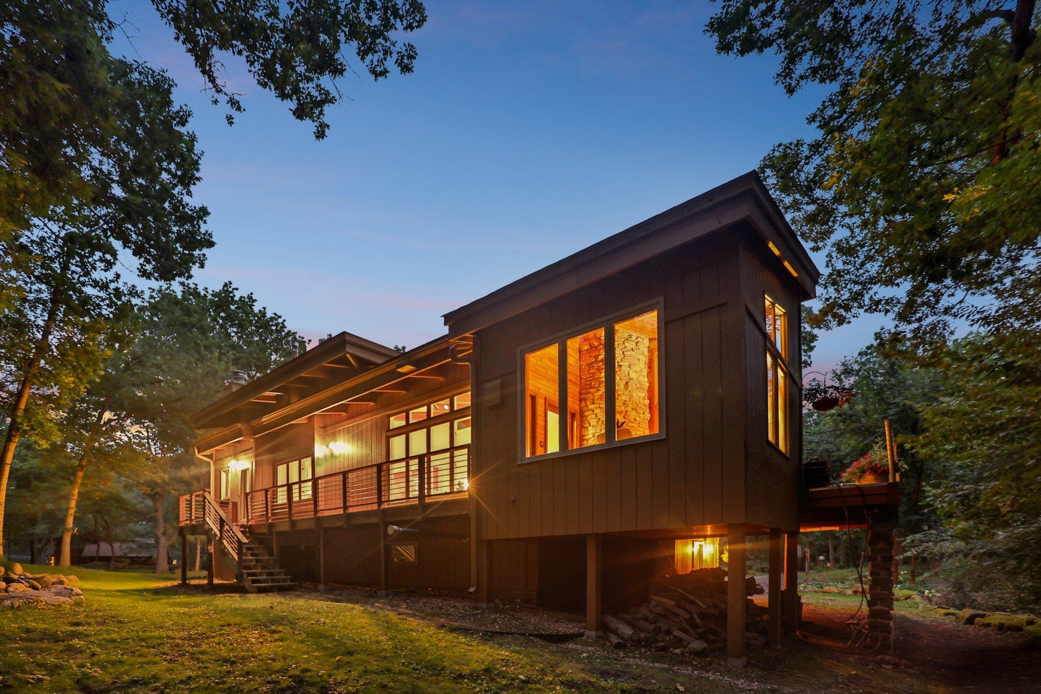 2404 Sherwood Hills Road