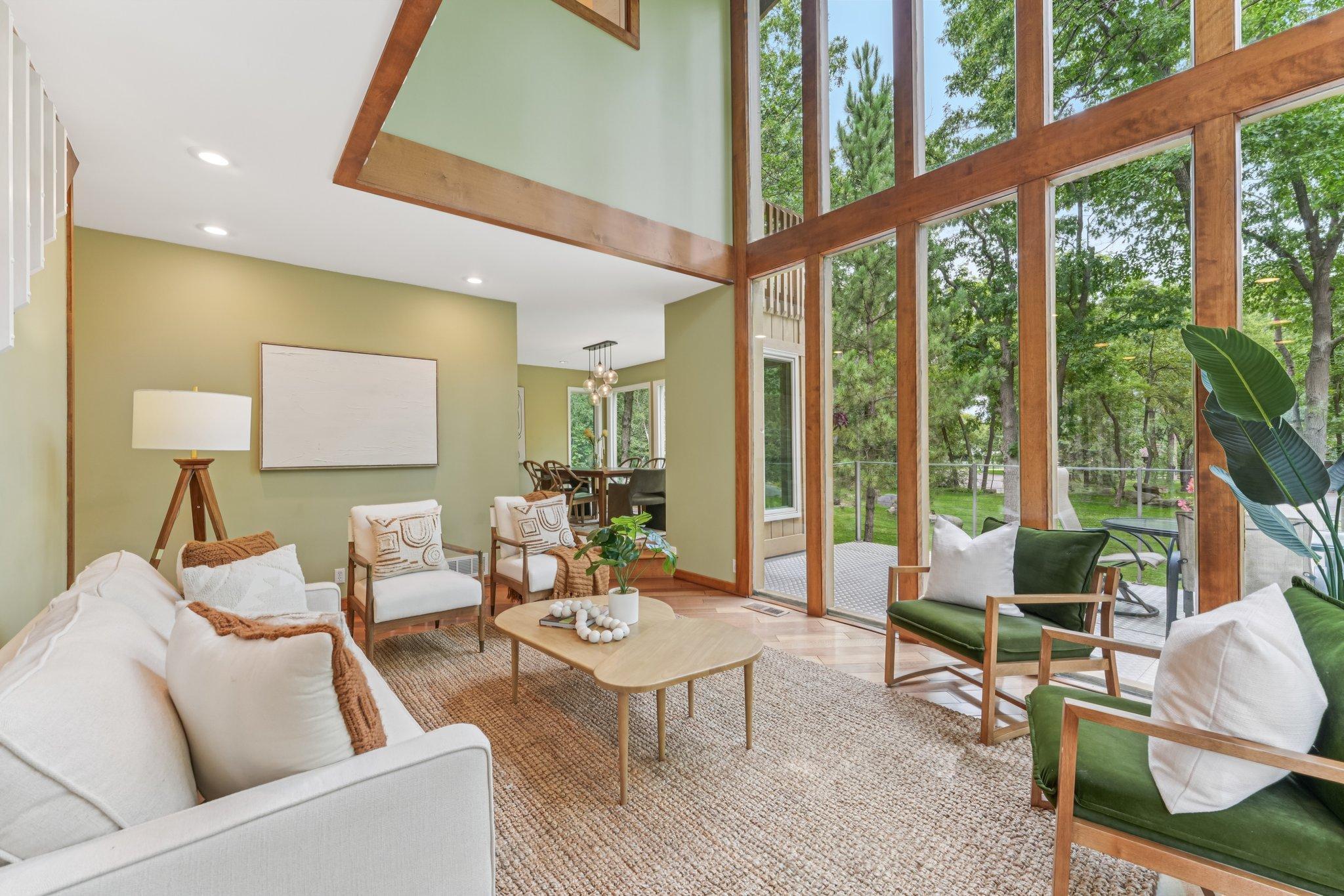 2404 Sherwood Hills Road