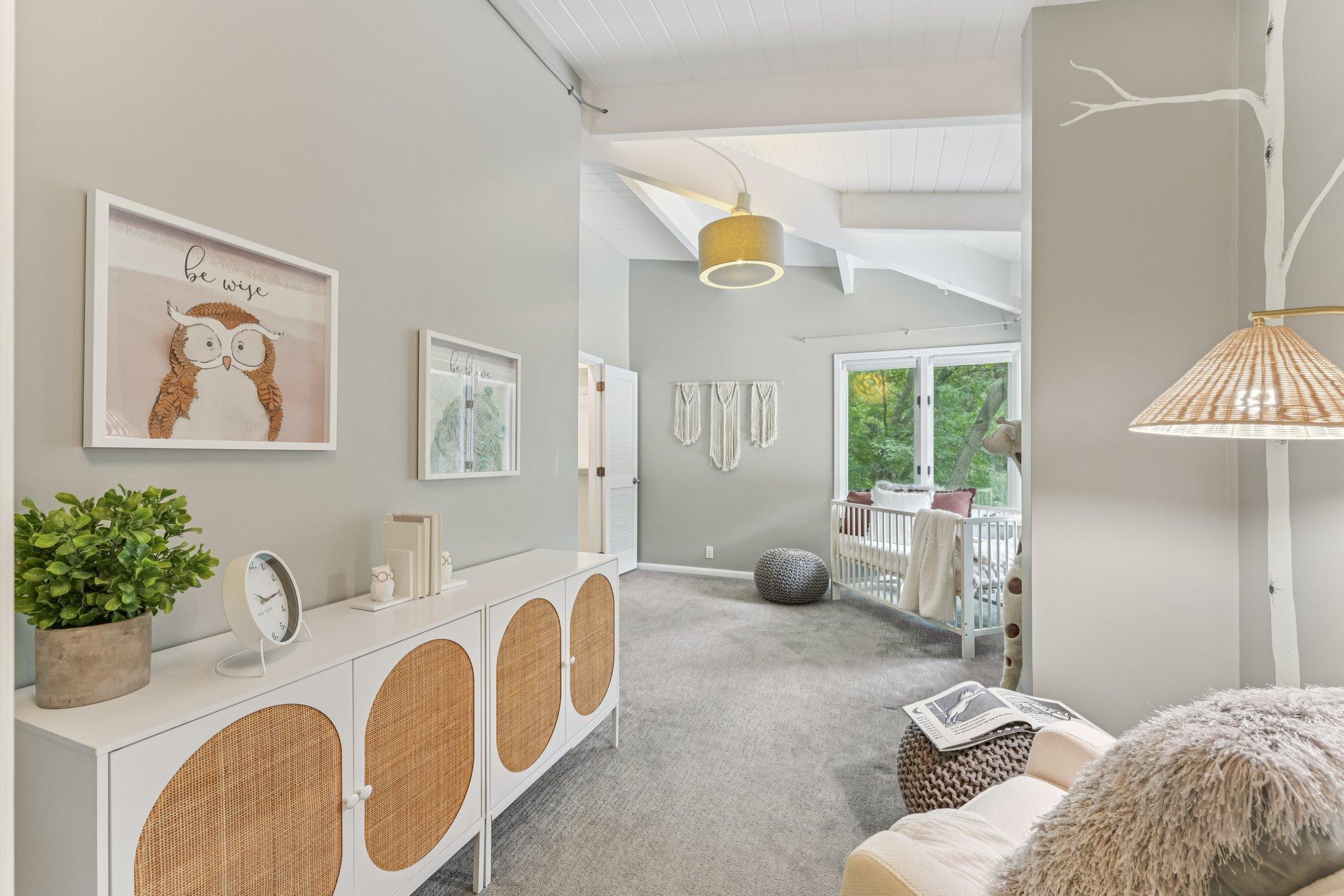 2404 Sherwood Hills Road