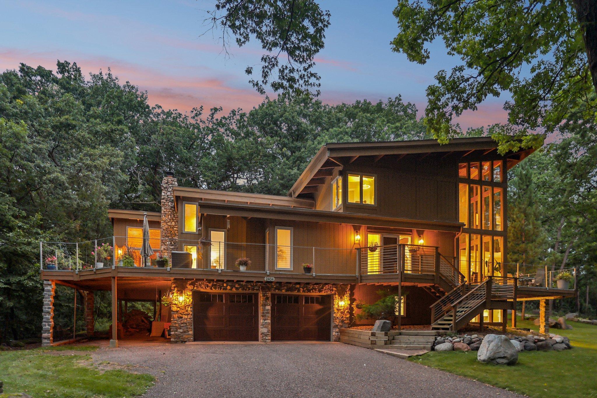 2404 Sherwood Hills Road
