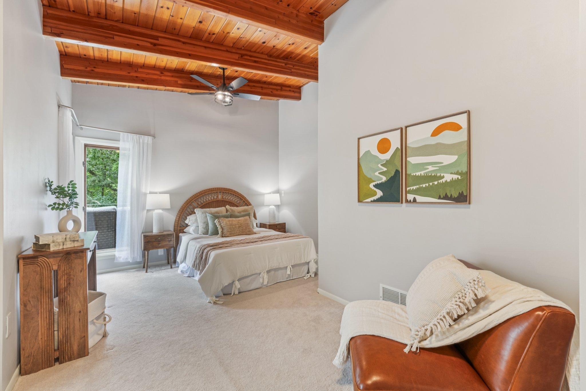2404 Sherwood Hills Road