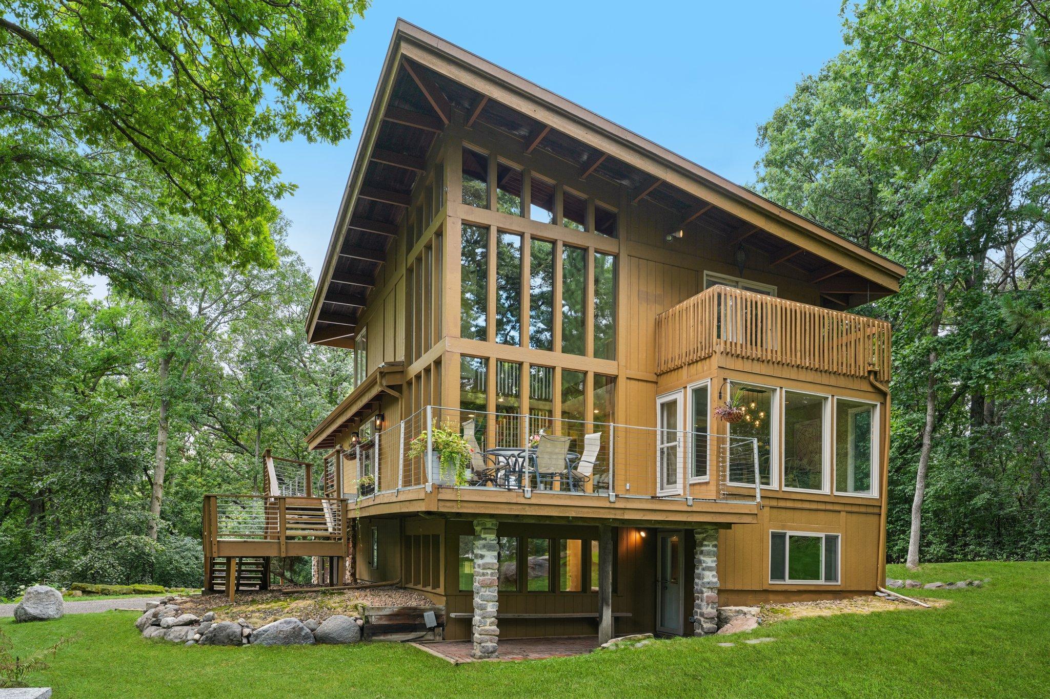 2404 Sherwood Hills Road