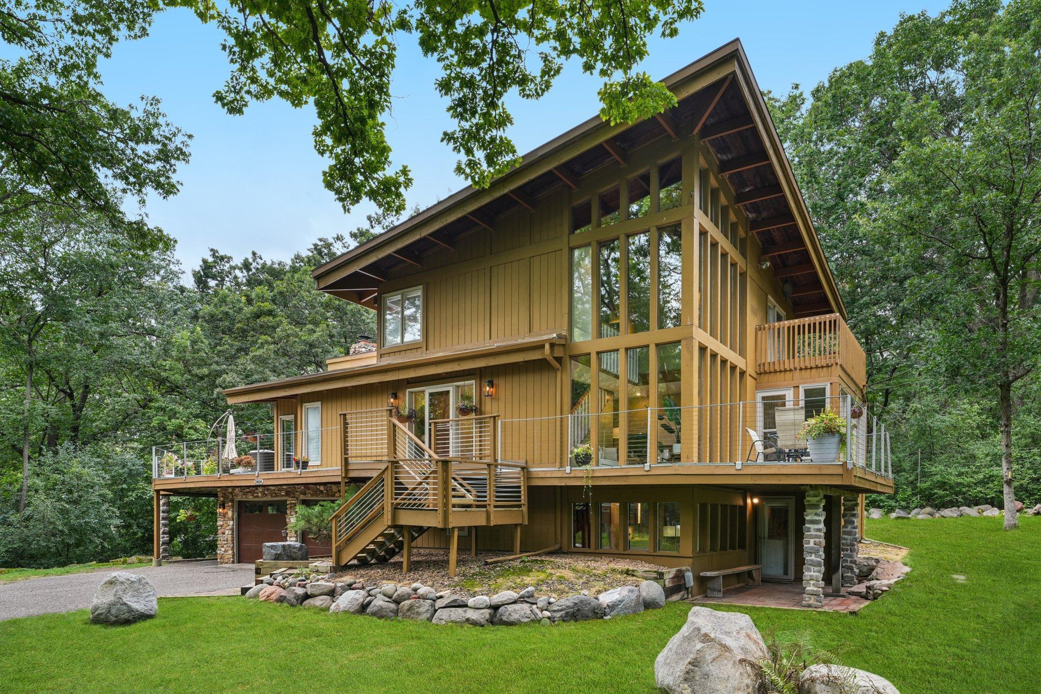 2404 Sherwood Hills Road