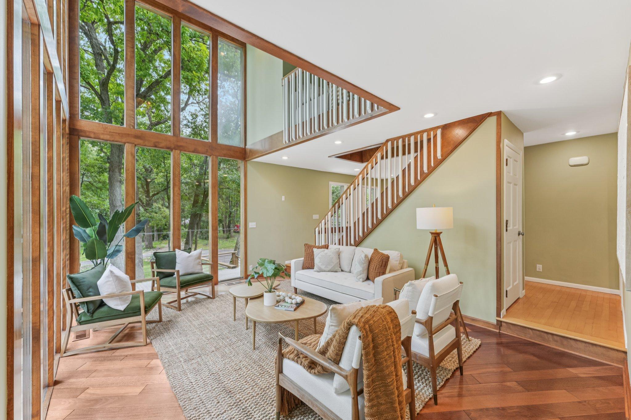 2404 Sherwood Hills Road