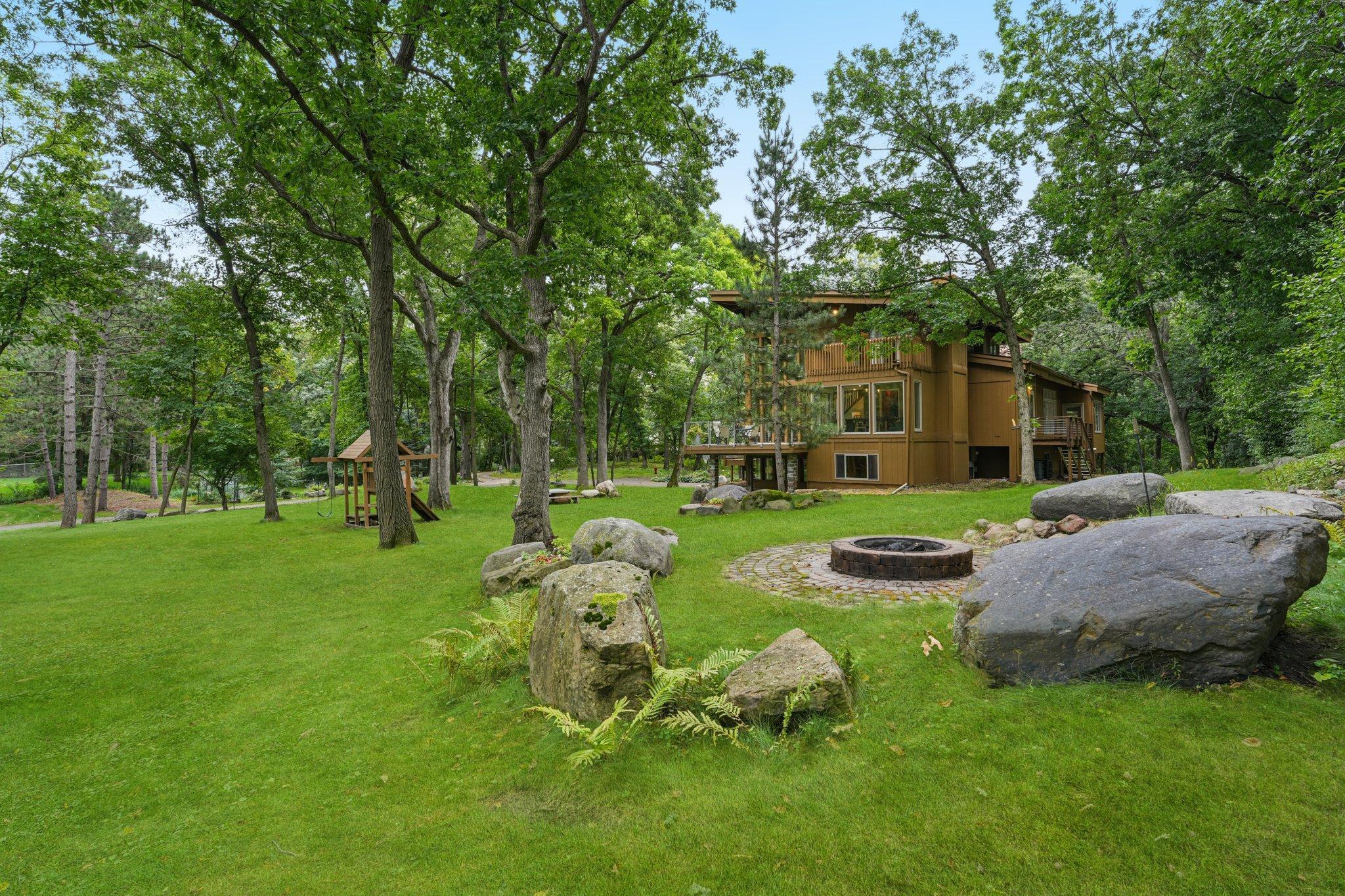 2404 Sherwood Hills Road