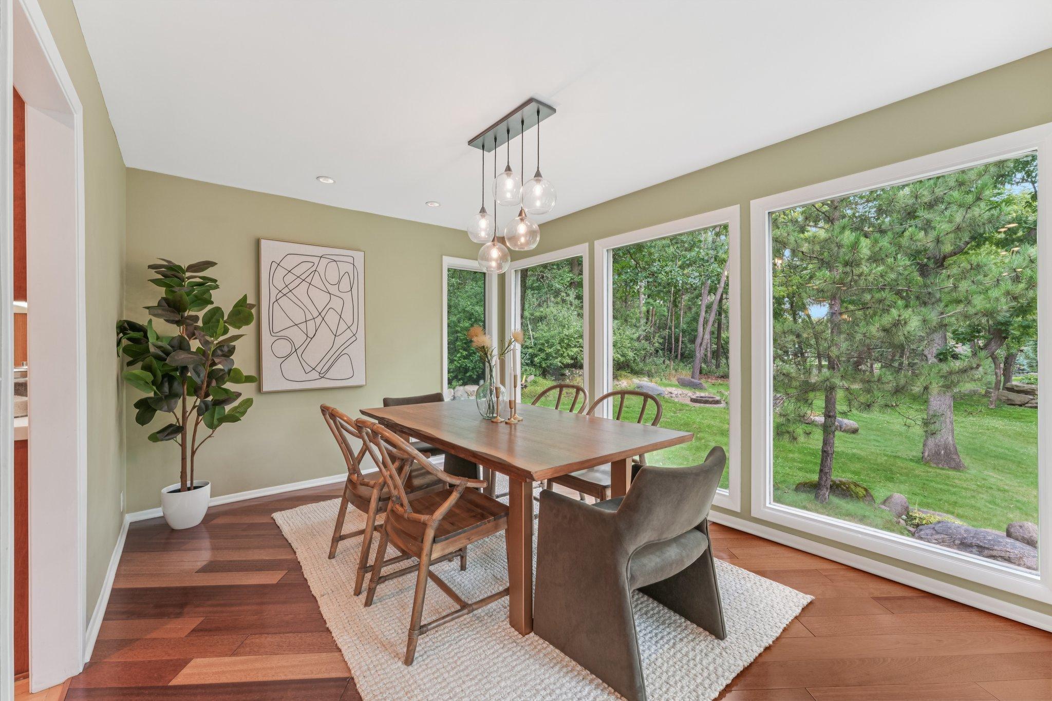 2404 Sherwood Hills Road