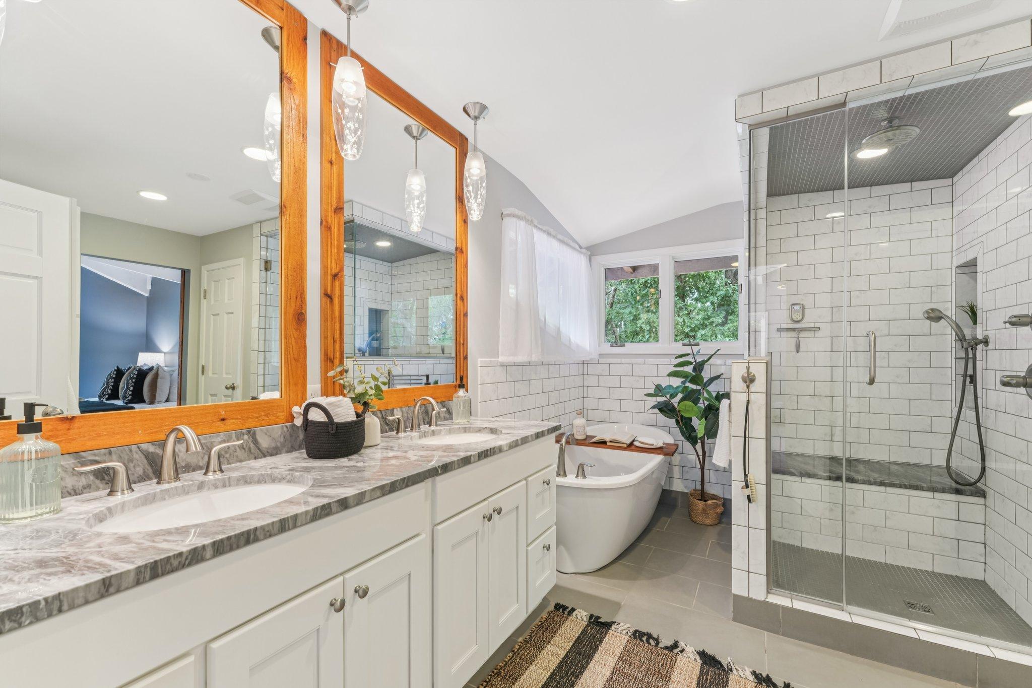 2404 Sherwood Hills Road
