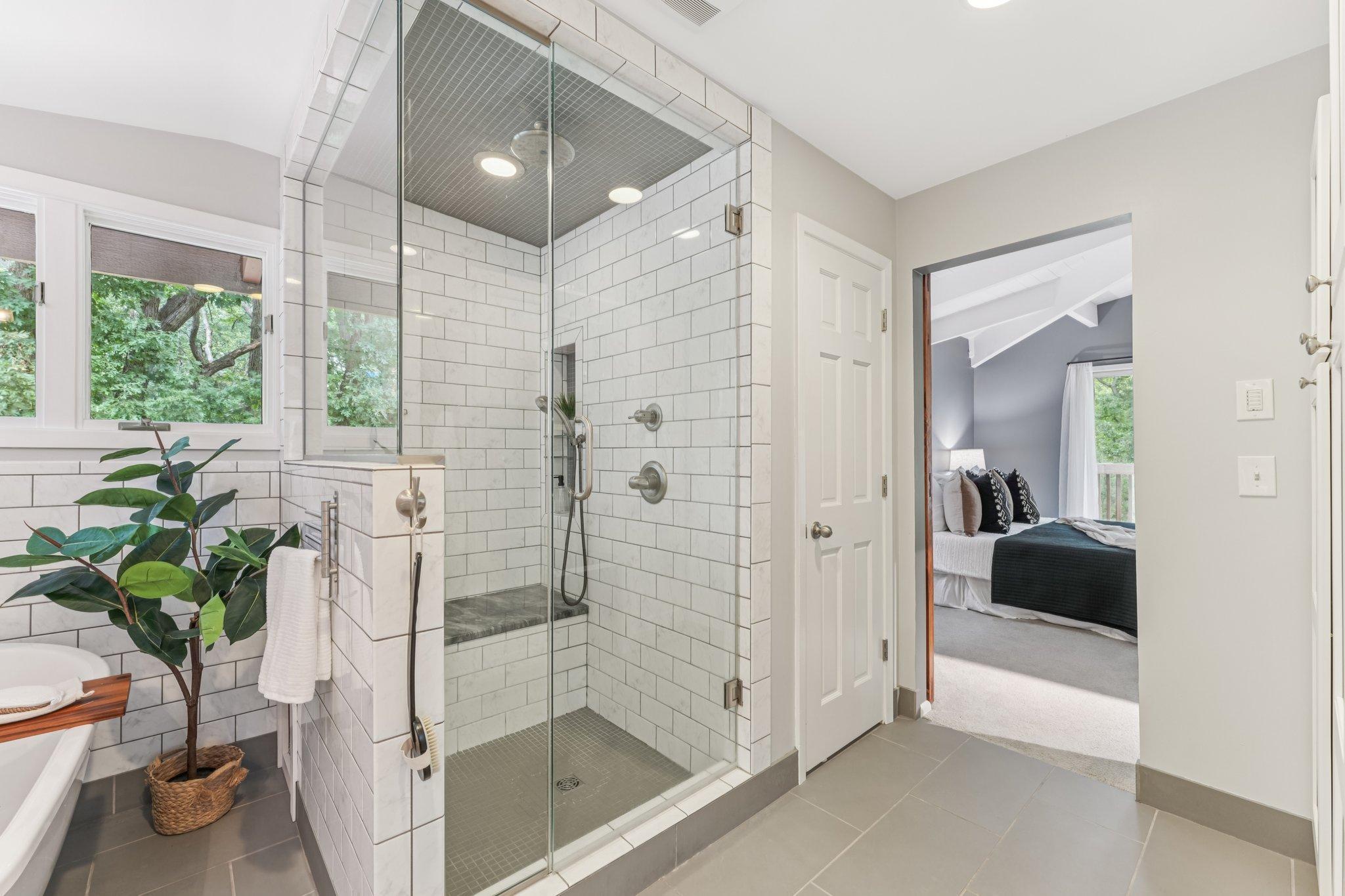 2404 Sherwood Hills Road