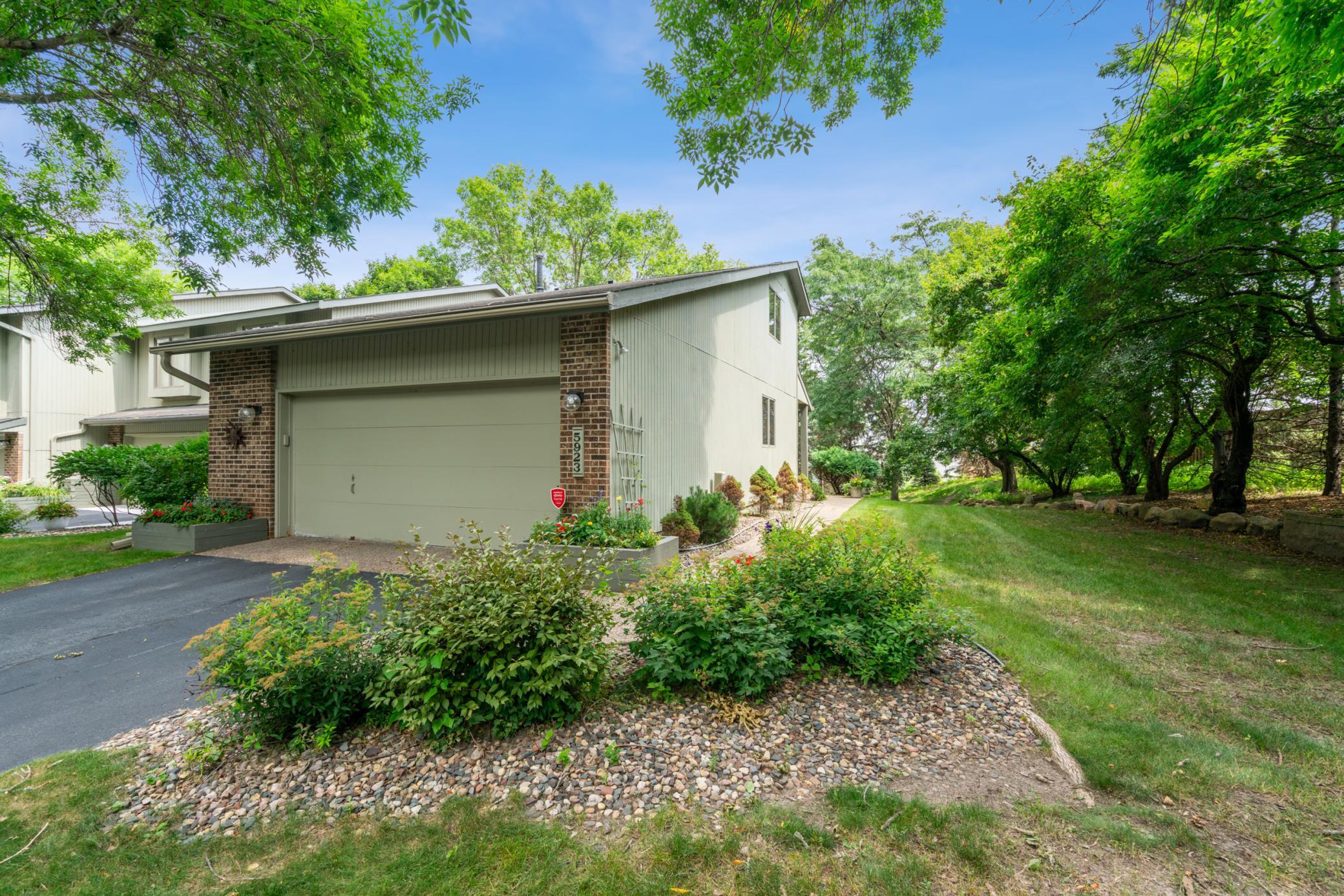 5923 Abbott Court
