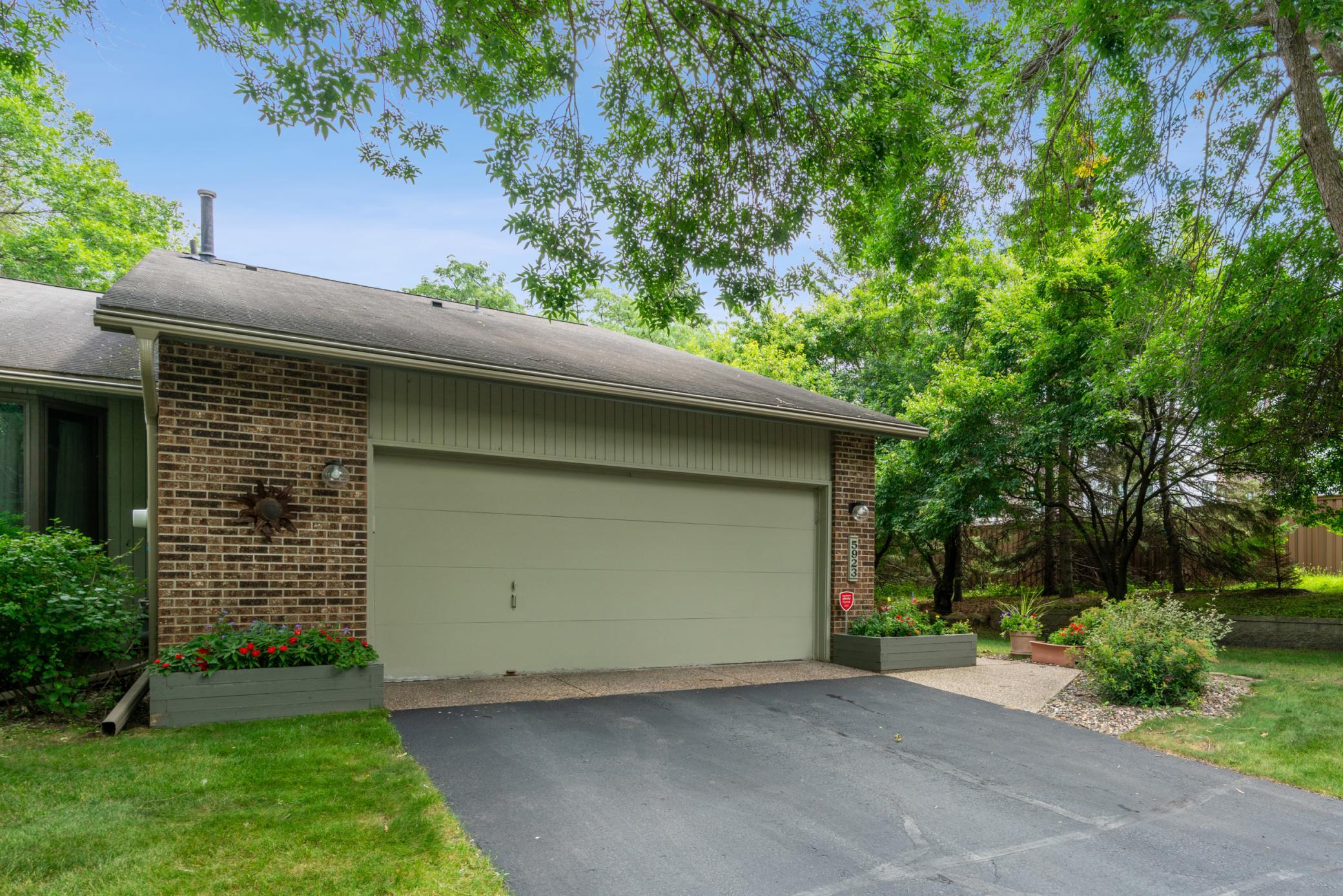 5923 Abbott Court