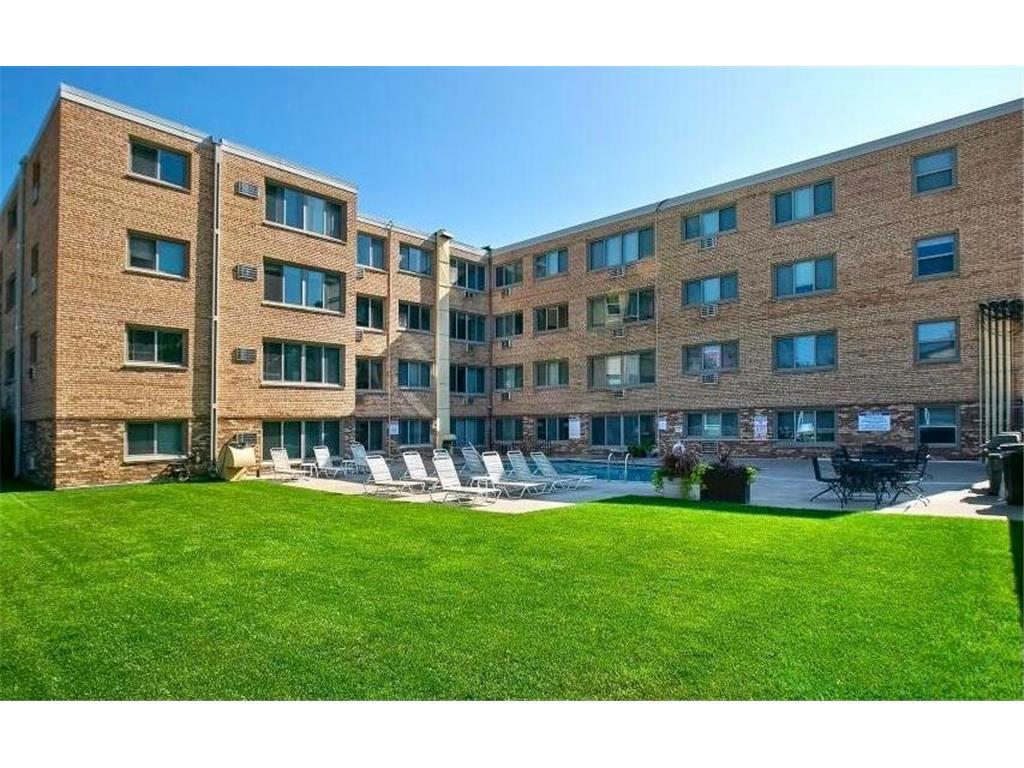 2727 W 43rd Street Unit: 303