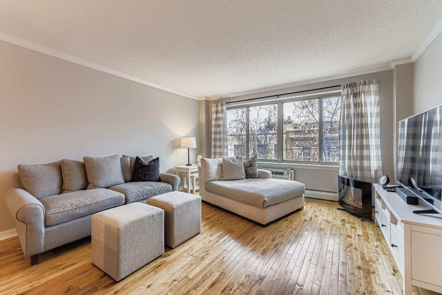 2727 W 43rd Street Unit: 303