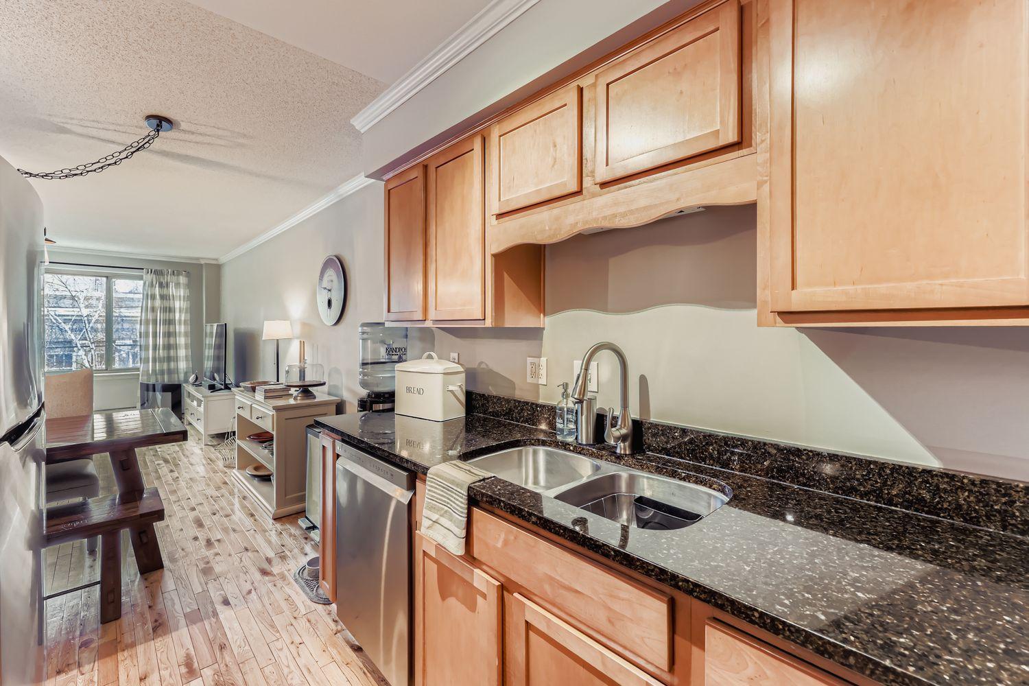 2727 W 43rd Street Unit: 303