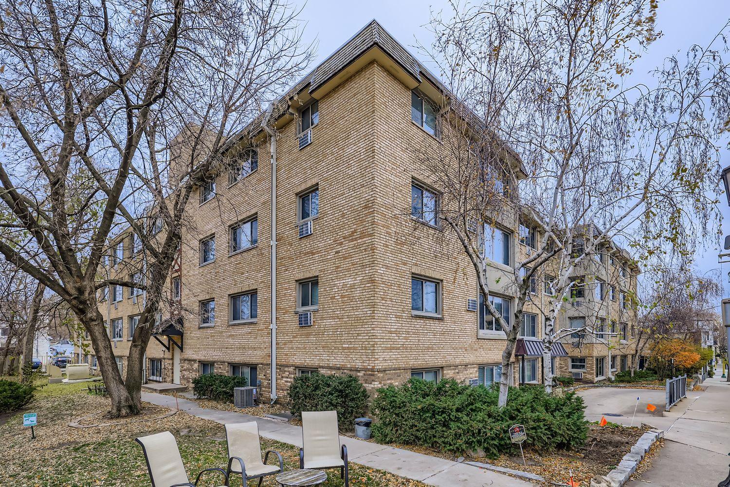 2727 W 43rd Street Unit: 303