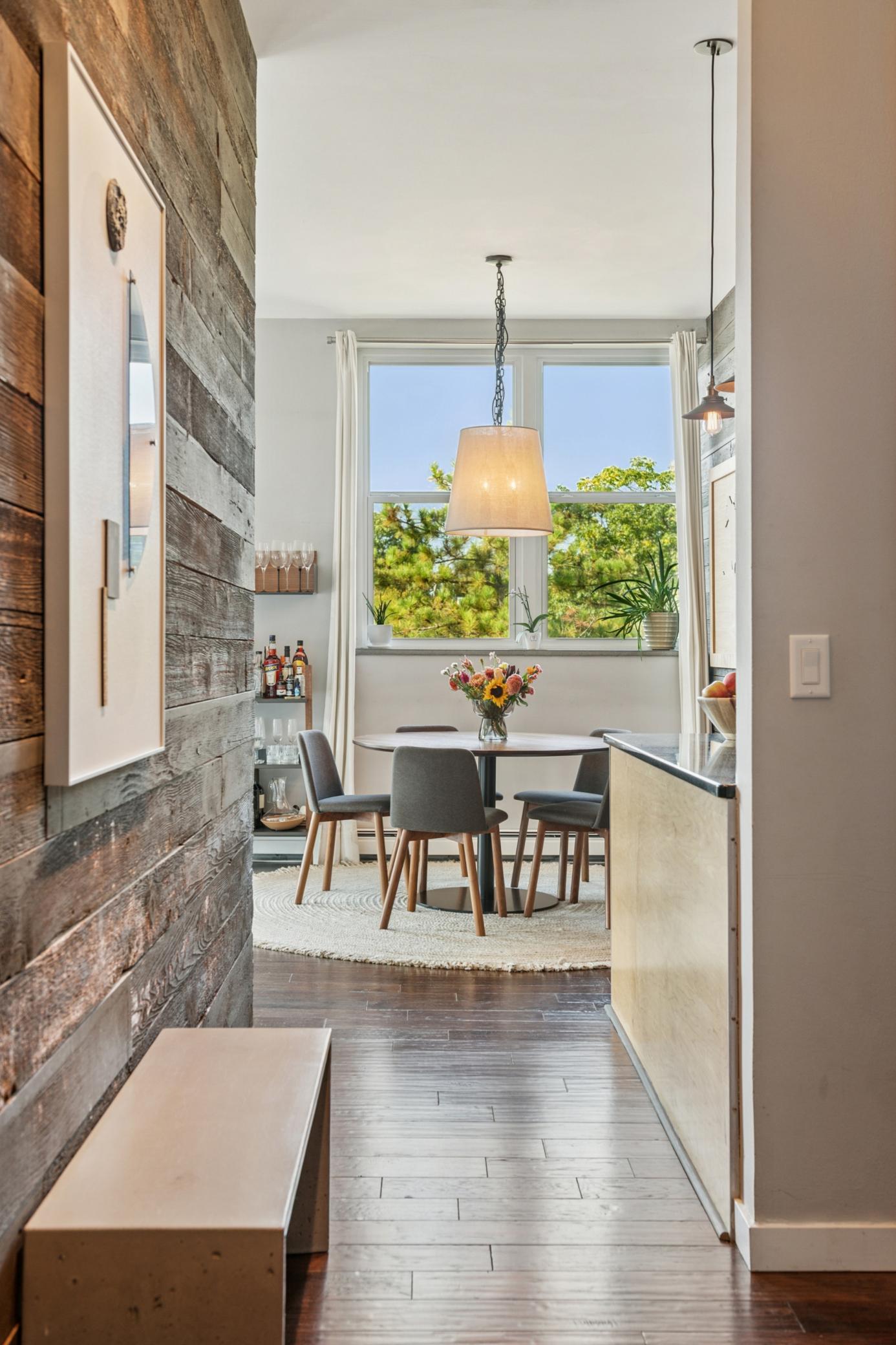 215 7th Street NE Unit: 209
