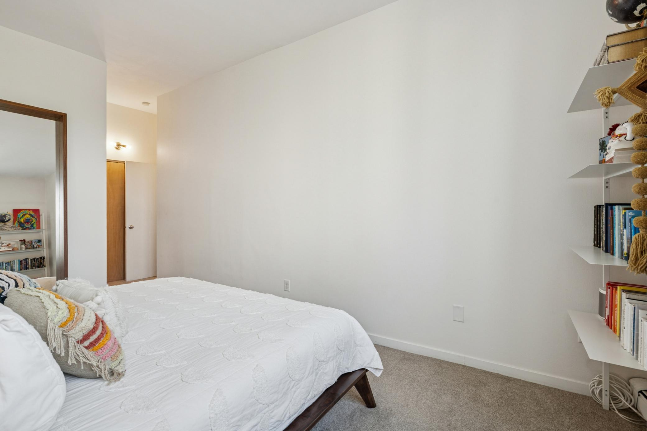 215 7th Street NE Unit: 209