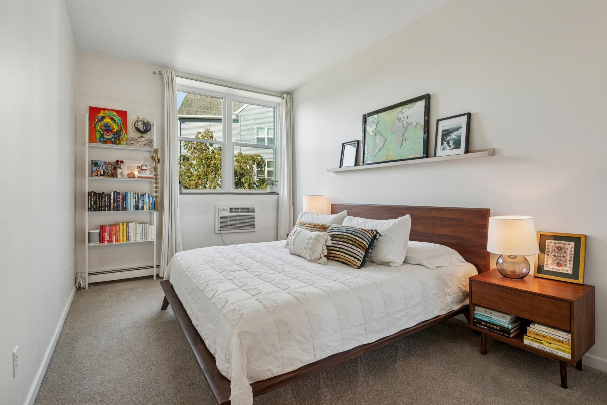 215 7th Street NE Unit: 209