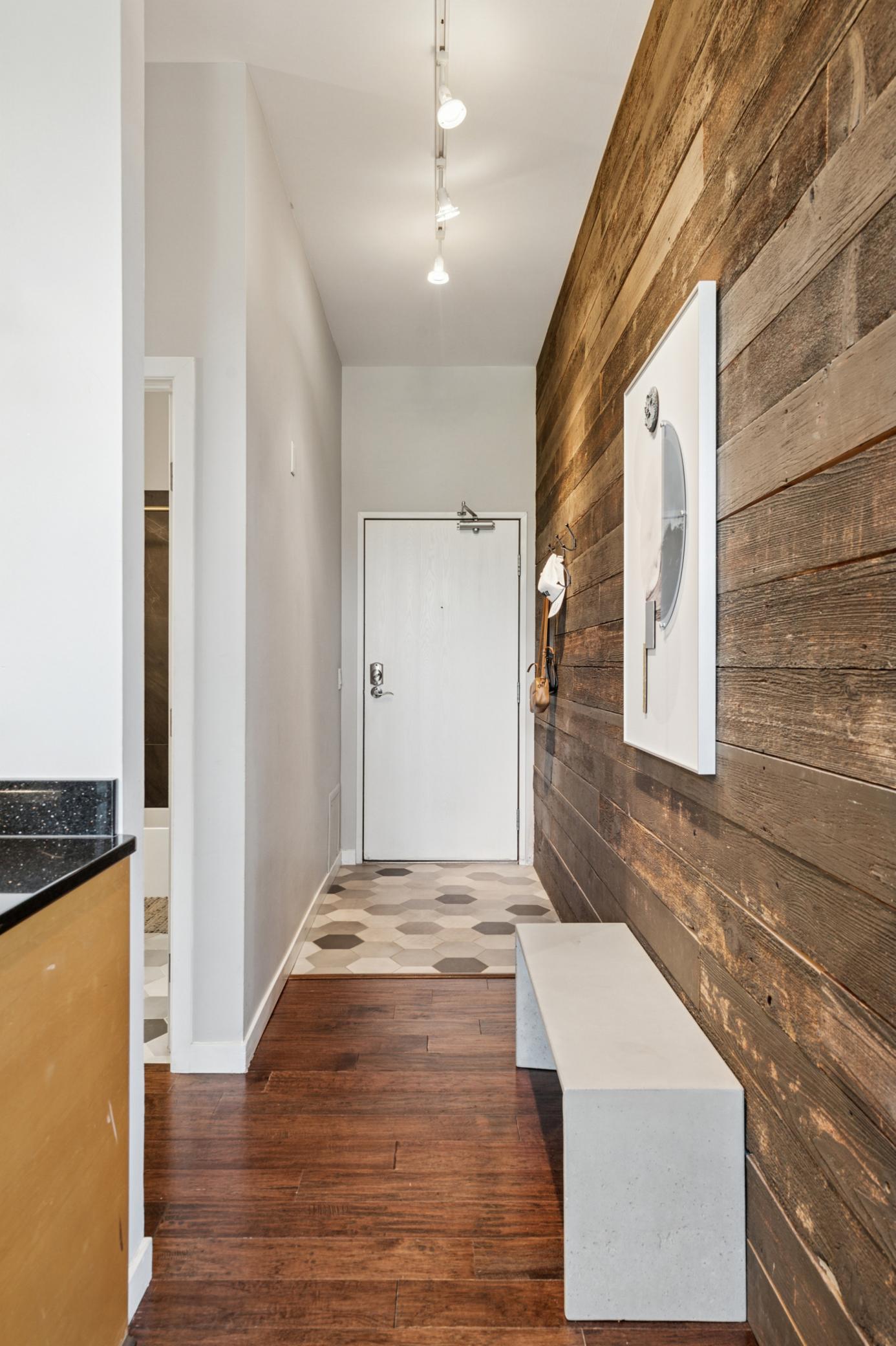 215 7th Street NE Unit: 209