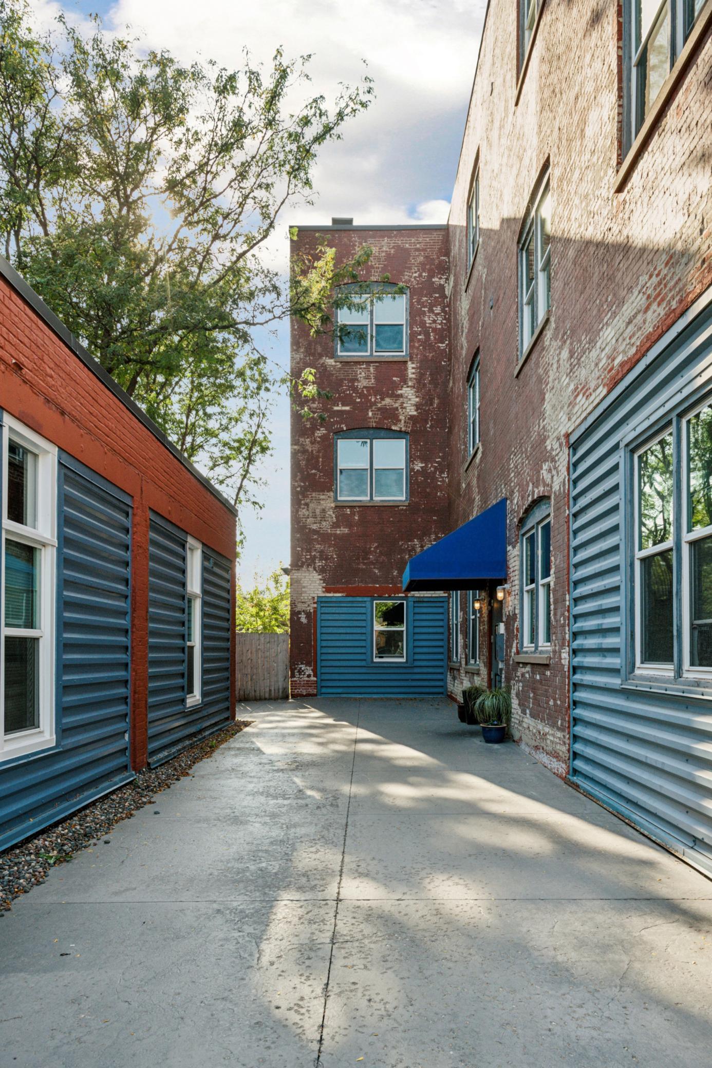 215 7th Street NE Unit: 209
