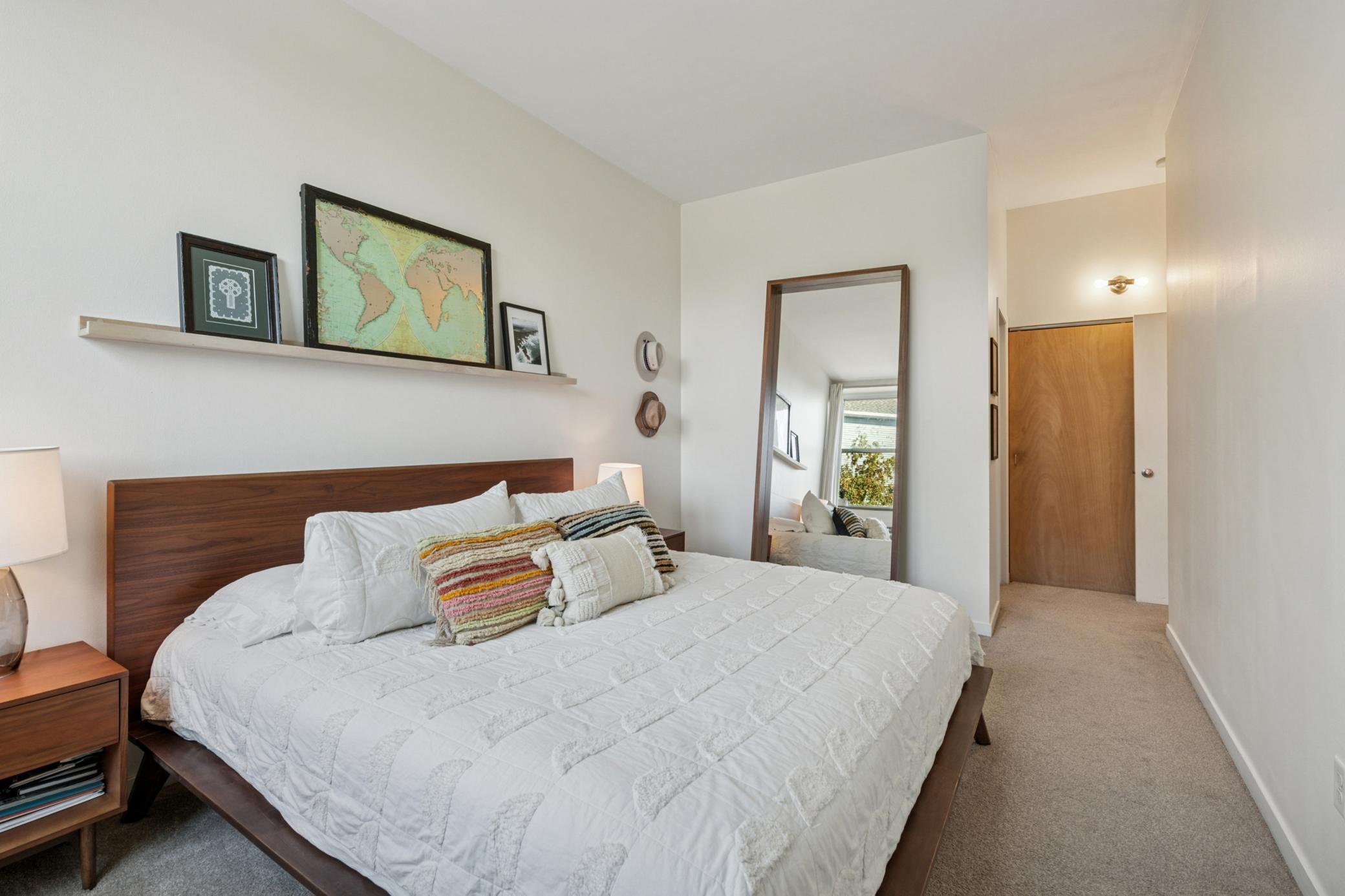 215 7th Street NE Unit: 209