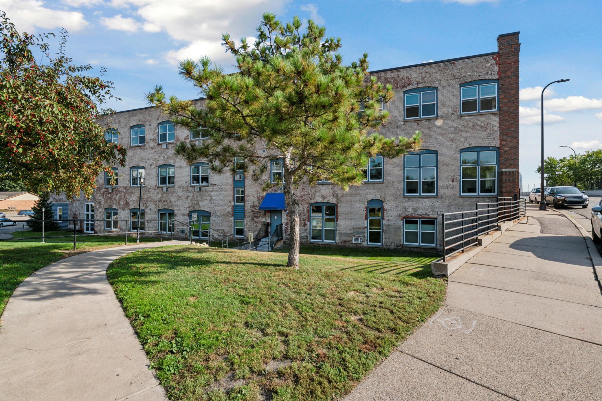 215 7th Street NE Unit: 209