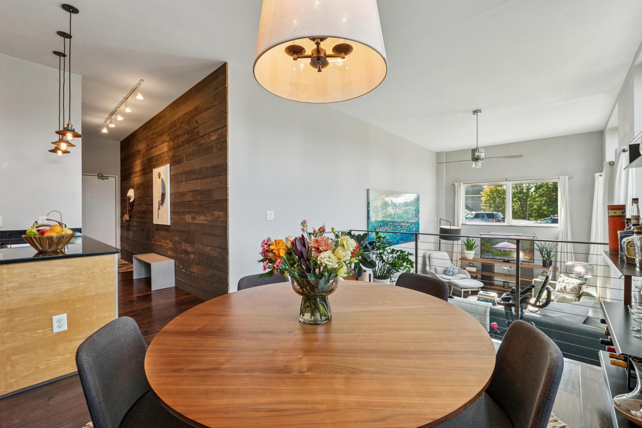 215 7th Street NE Unit: 209