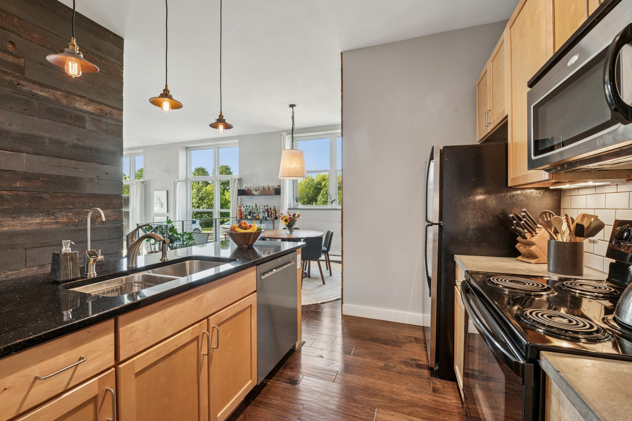215 7th Street NE Unit: 209