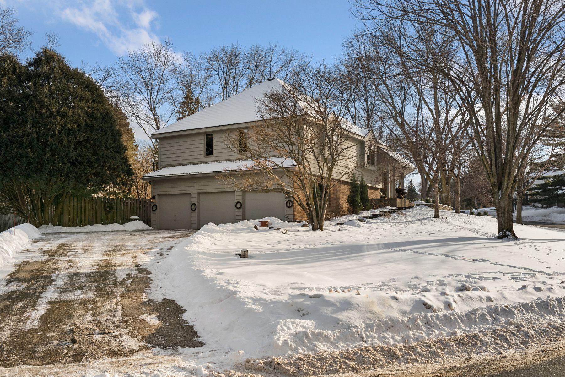 8725 Sandro Road
