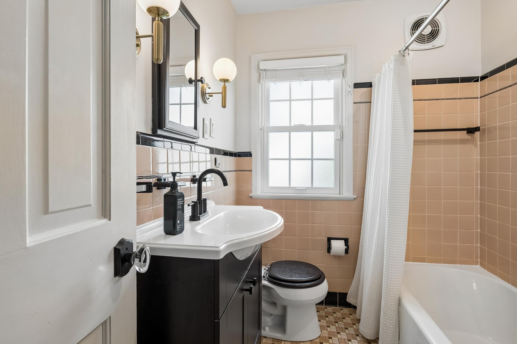 5821 Colfax Avenue S