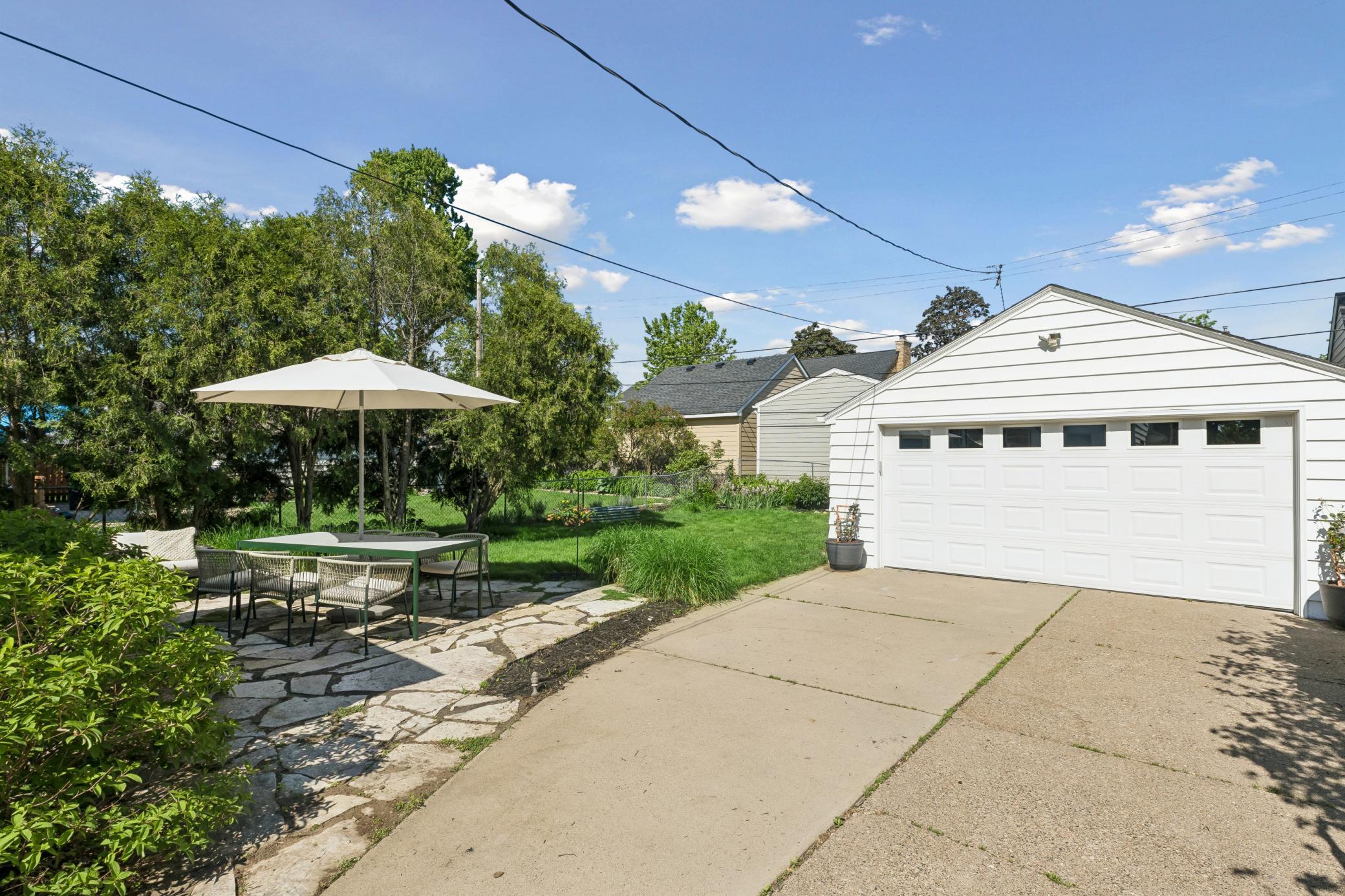 5821 Colfax Avenue S