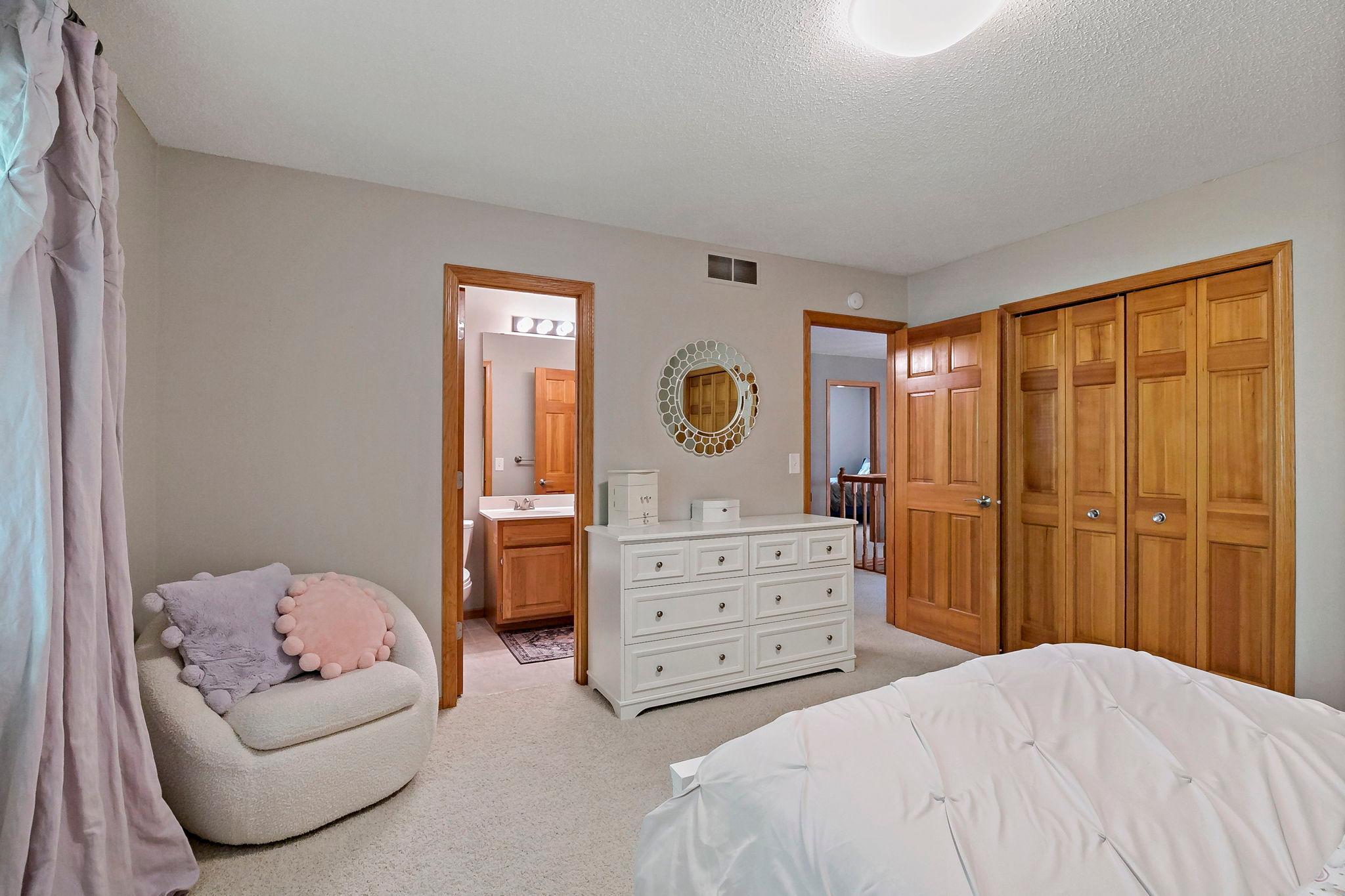 8879 Sylvan Ridge