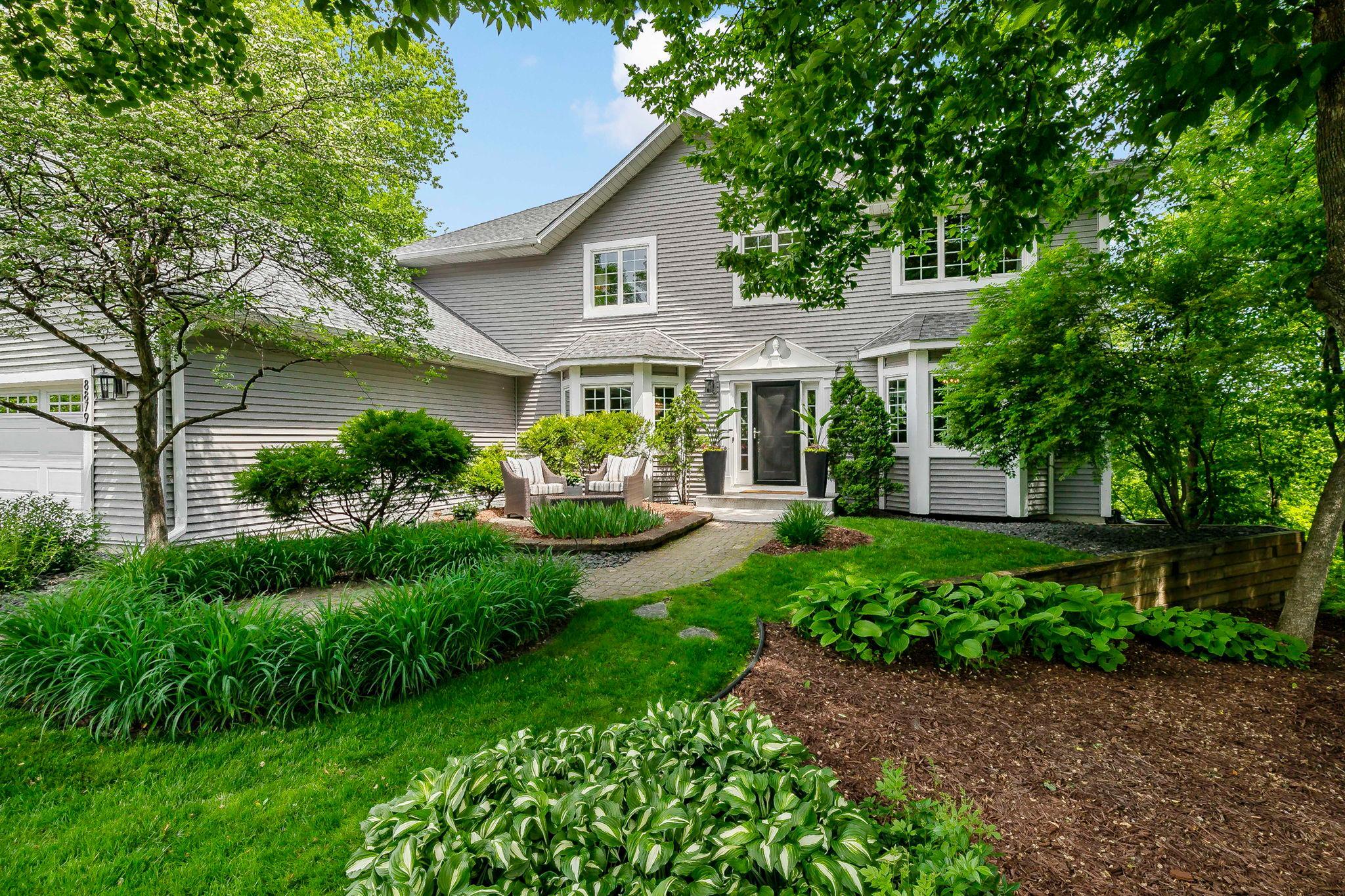 8879 Sylvan Ridge