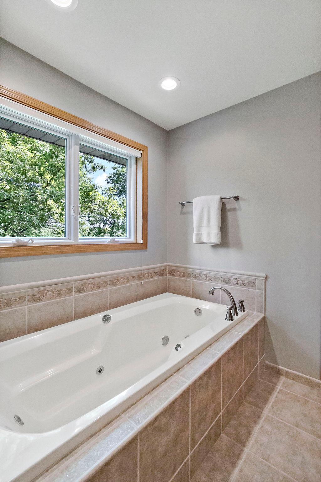 8879 Sylvan Ridge