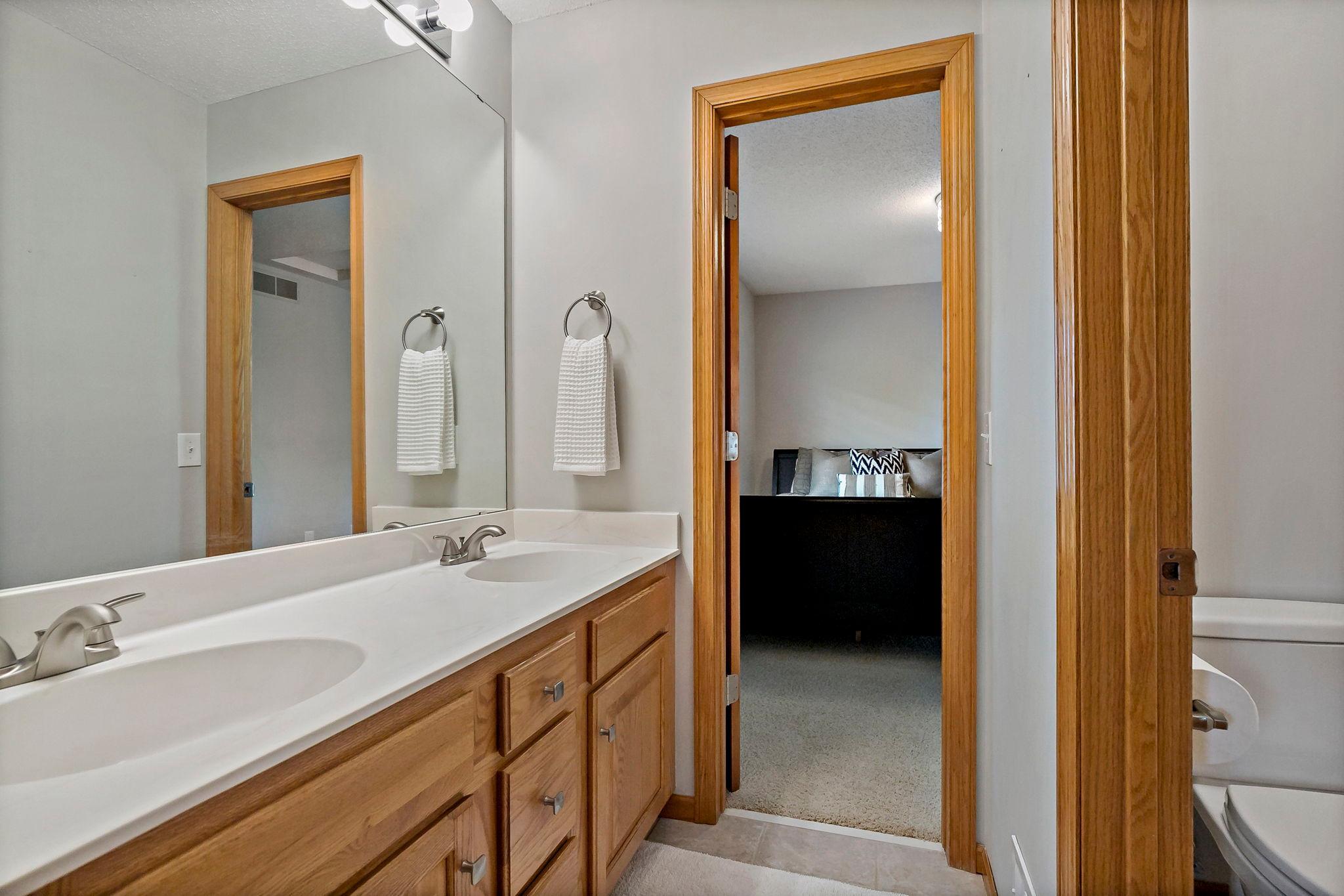 8879 Sylvan Ridge