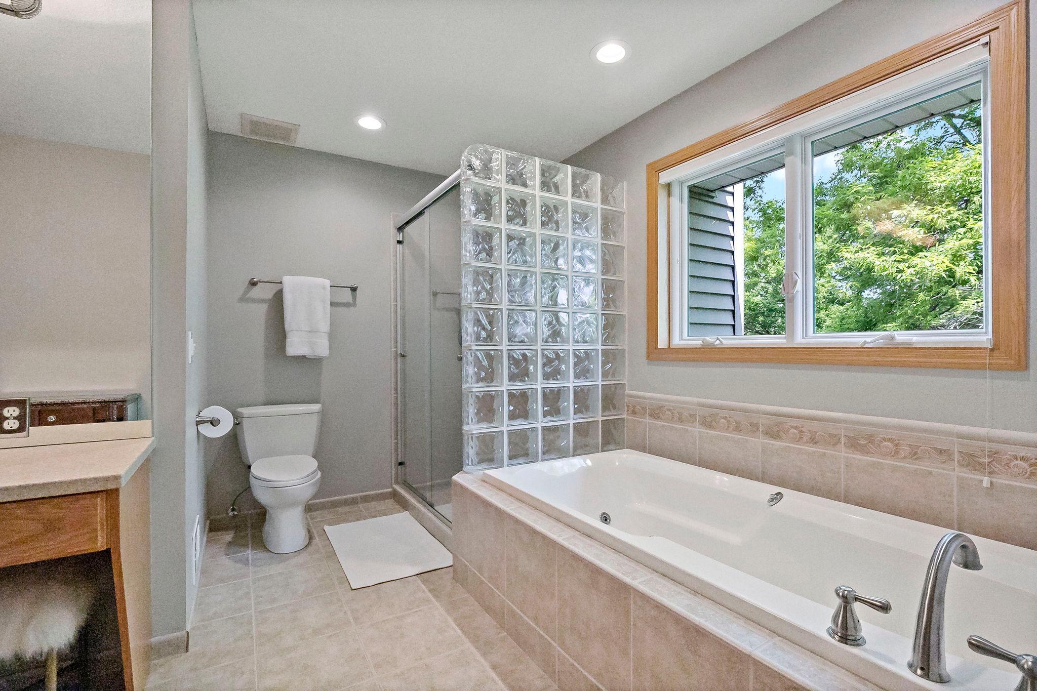 8879 Sylvan Ridge