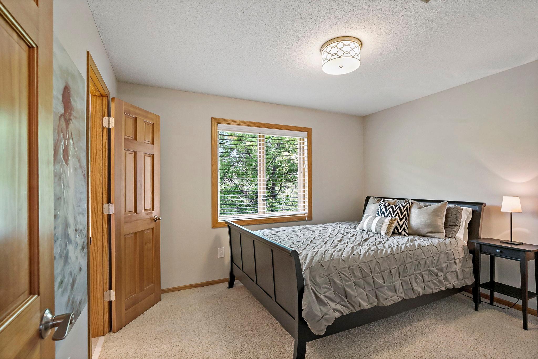 8879 Sylvan Ridge