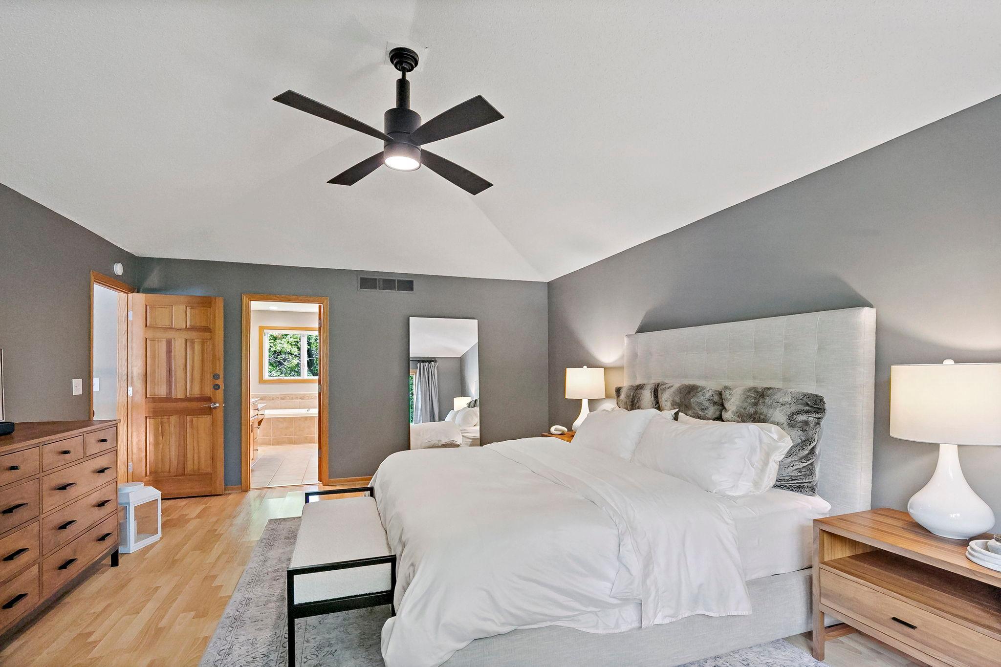 8879 Sylvan Ridge