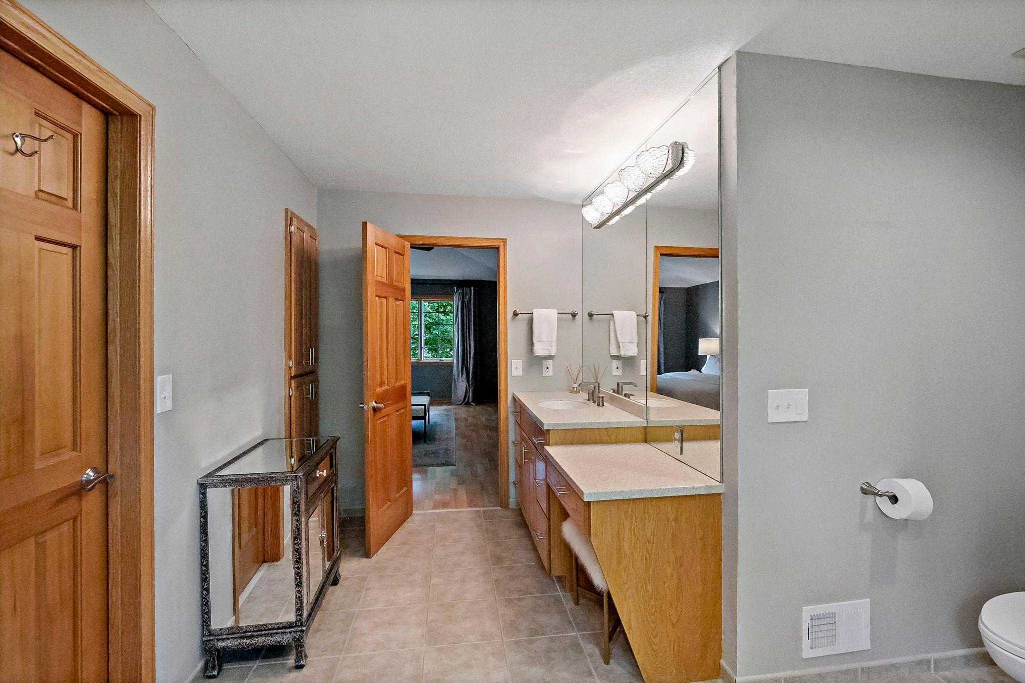 8879 Sylvan Ridge