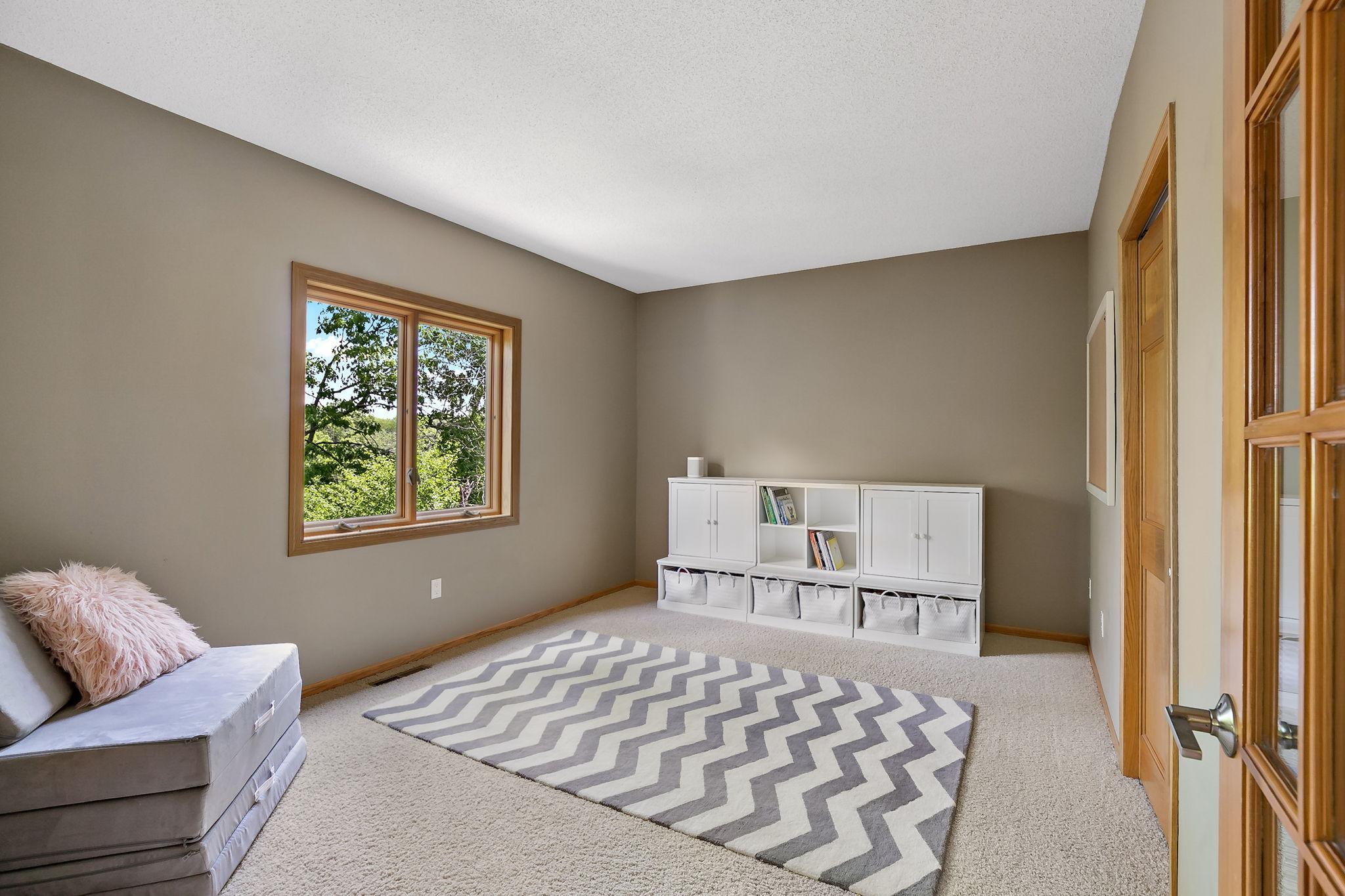 8879 Sylvan Ridge