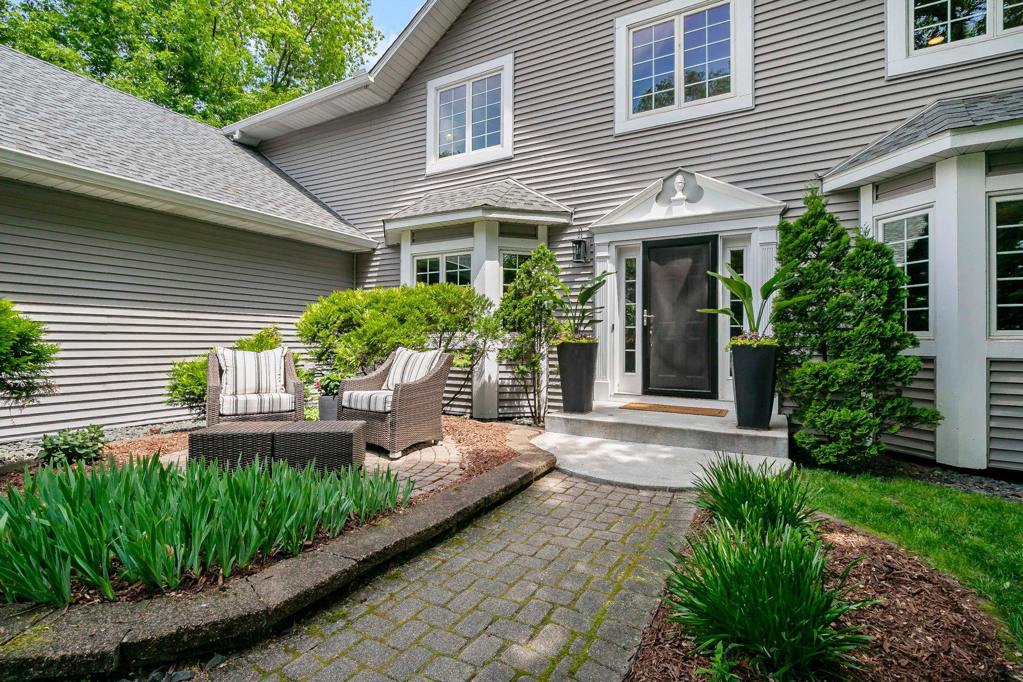 8879 Sylvan Ridge