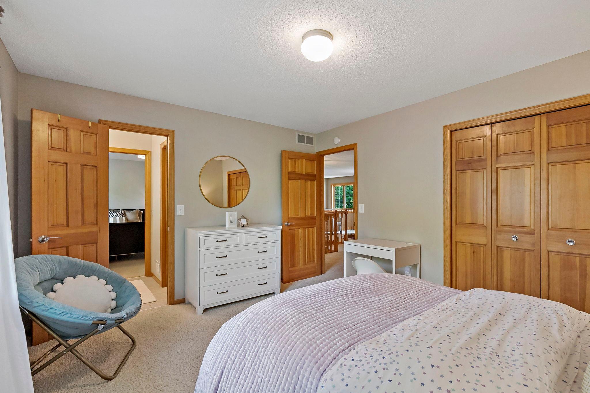 8879 Sylvan Ridge