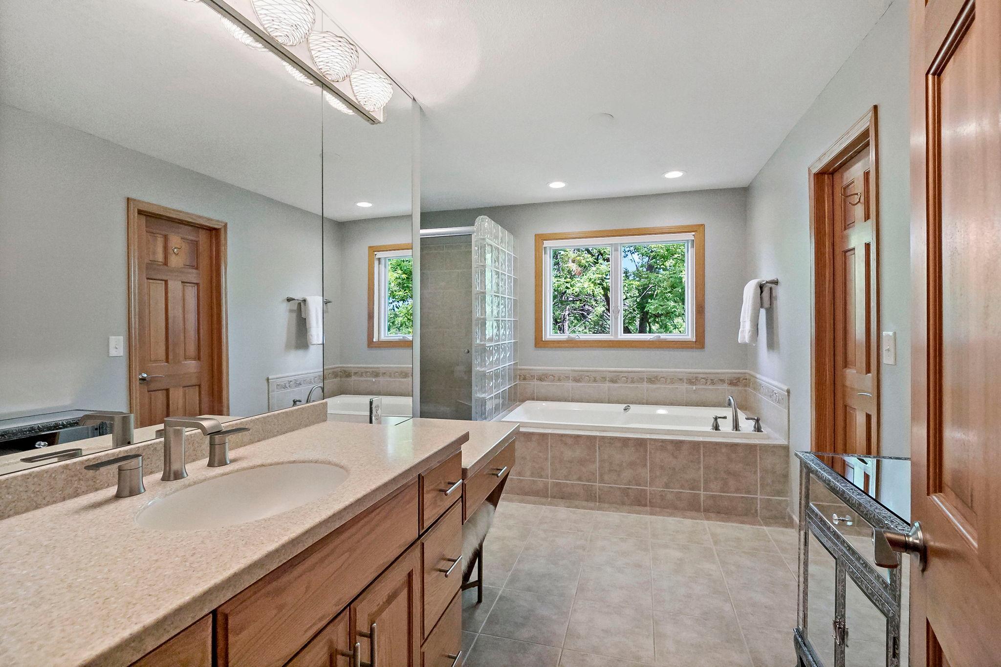 8879 Sylvan Ridge